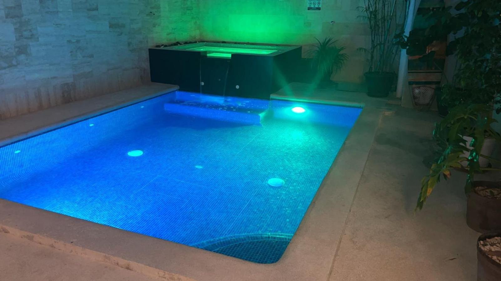 Casa Con Piscina En A Mitad De Precio! *