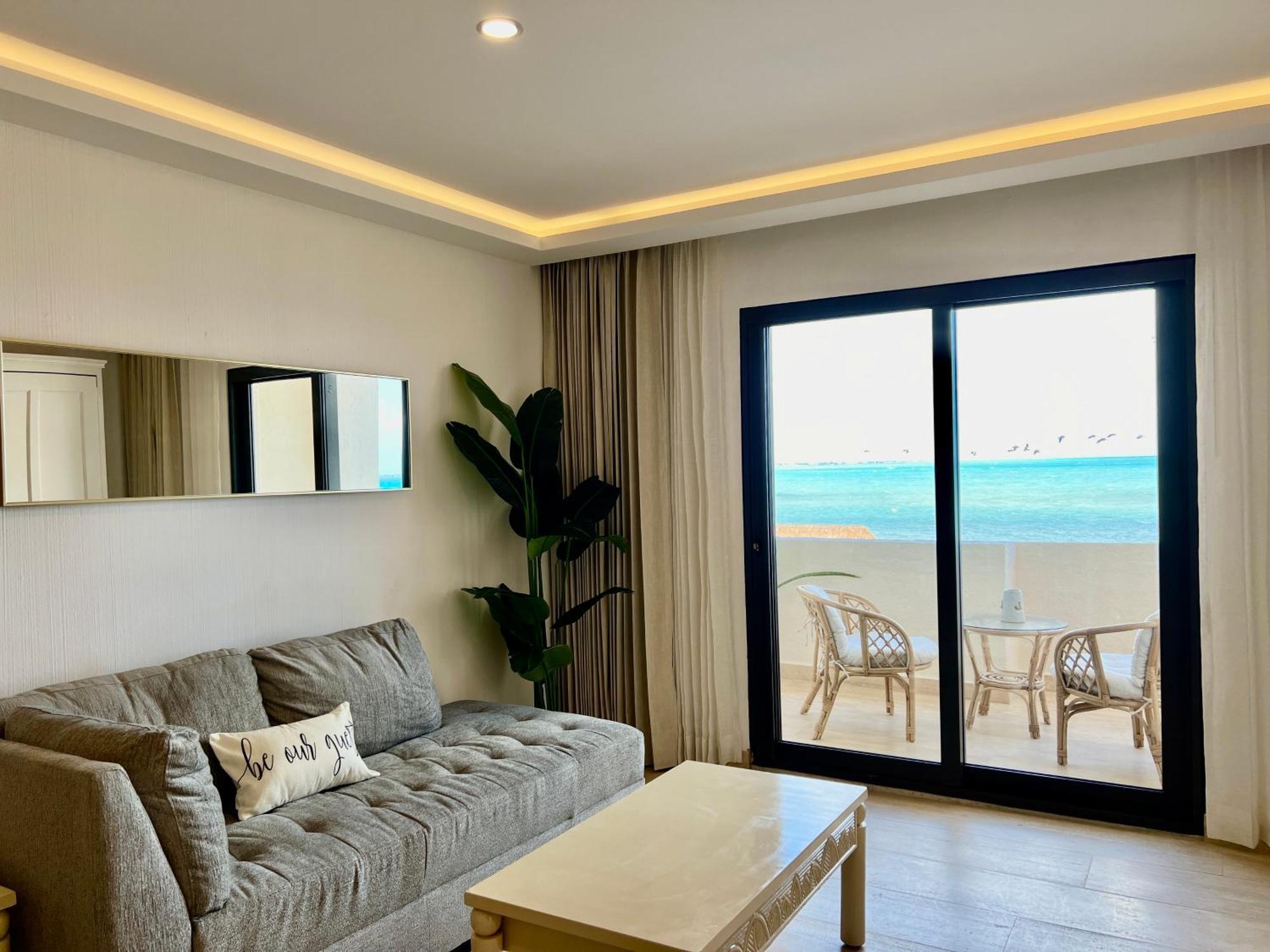 Oceanfront Paradise In Zone *
