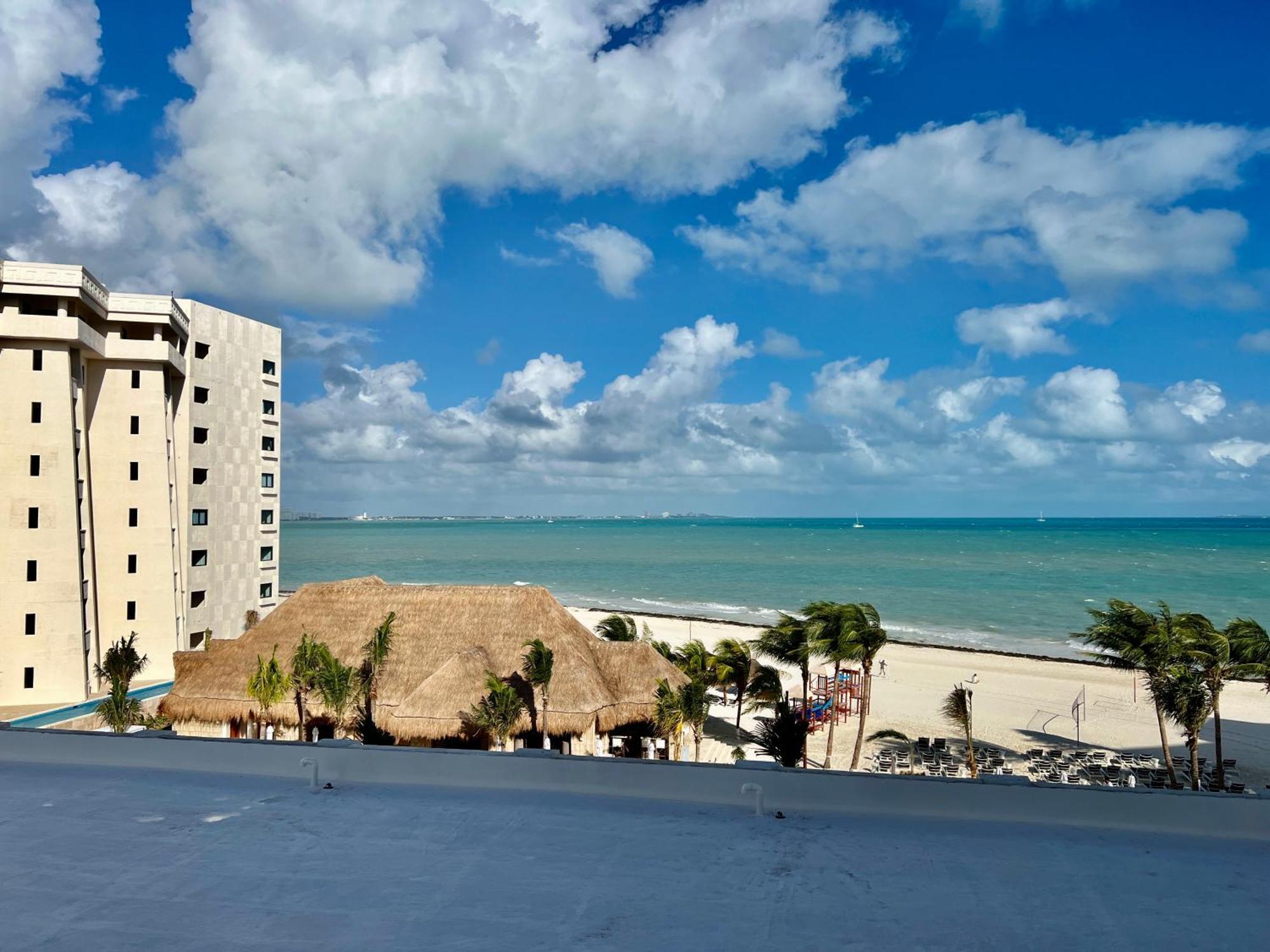 Oceanfront Paradise In Zone Apartamento Cancún