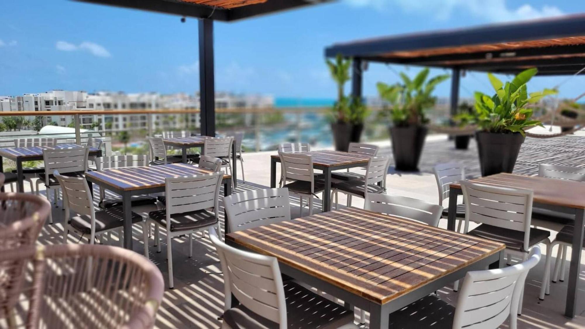 La Amada Luxury Front * Cancún