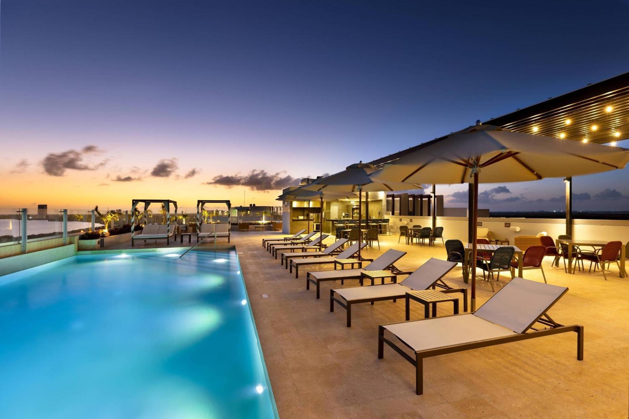 Hotel By Marriott Zone Cancún