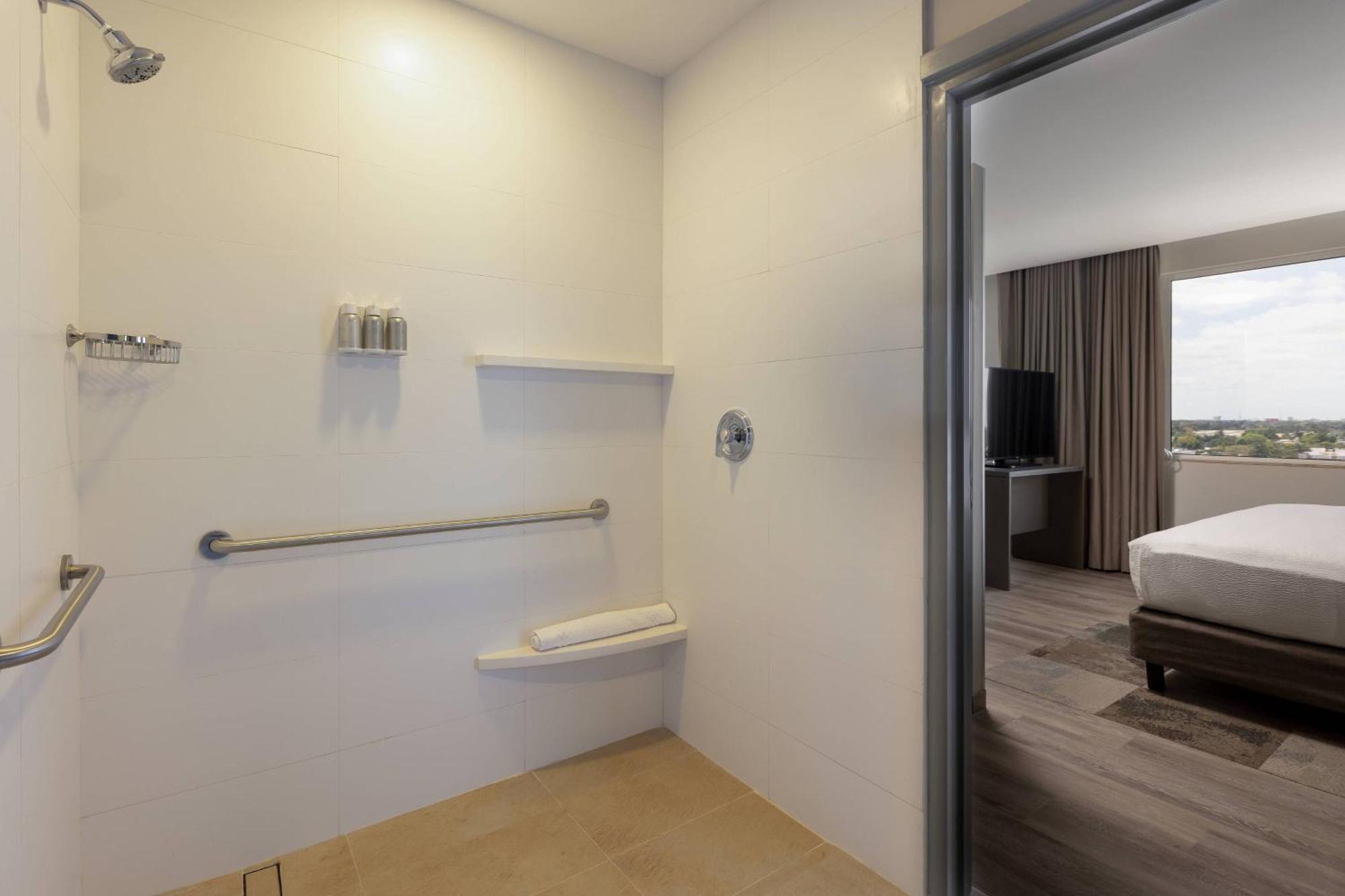 By Marriott Zone 3* Cancún