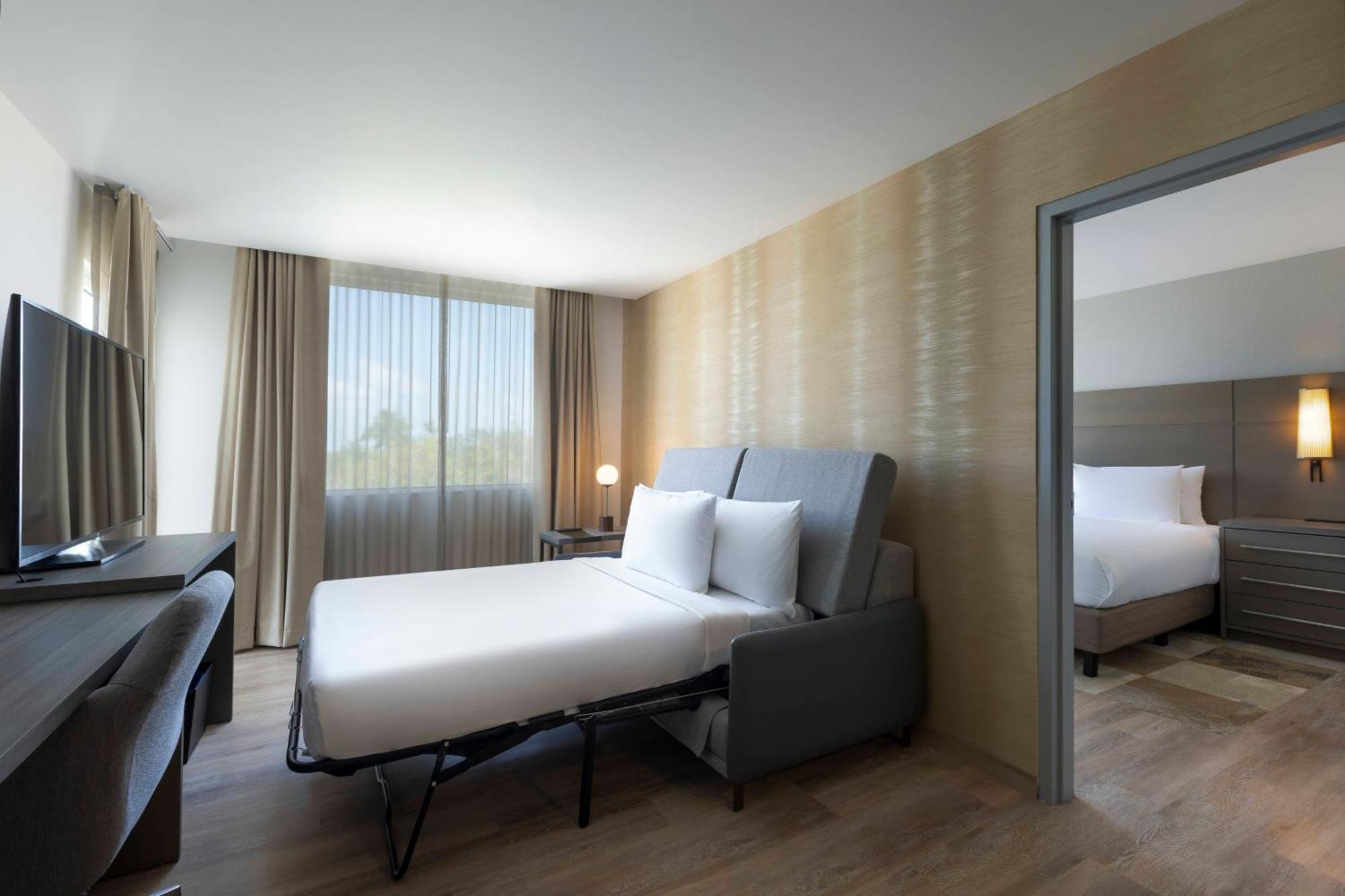 By Marriott Zone 3*