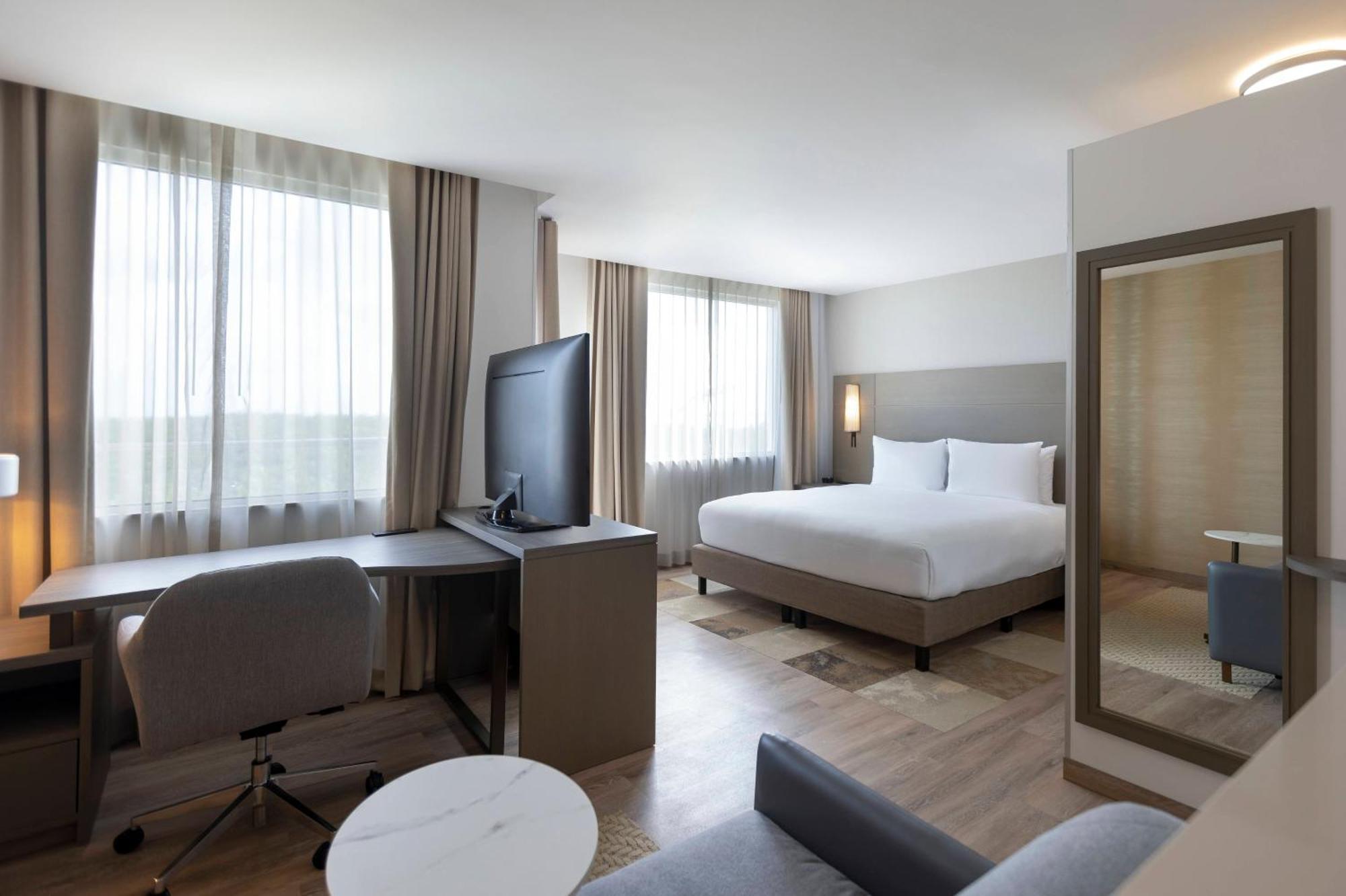 Hotel By Marriott Zone