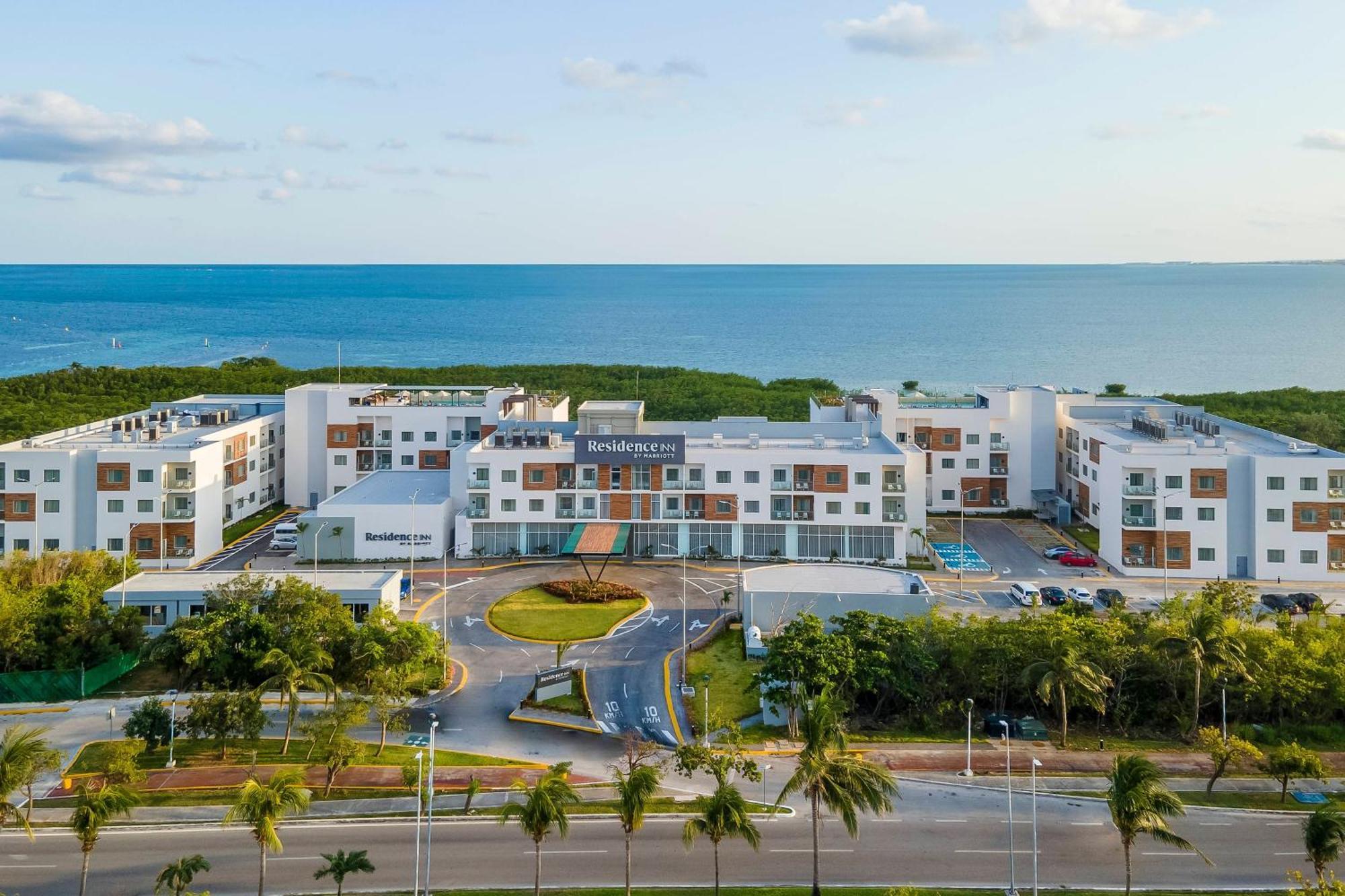 By Marriott Zone Hotel Cancún