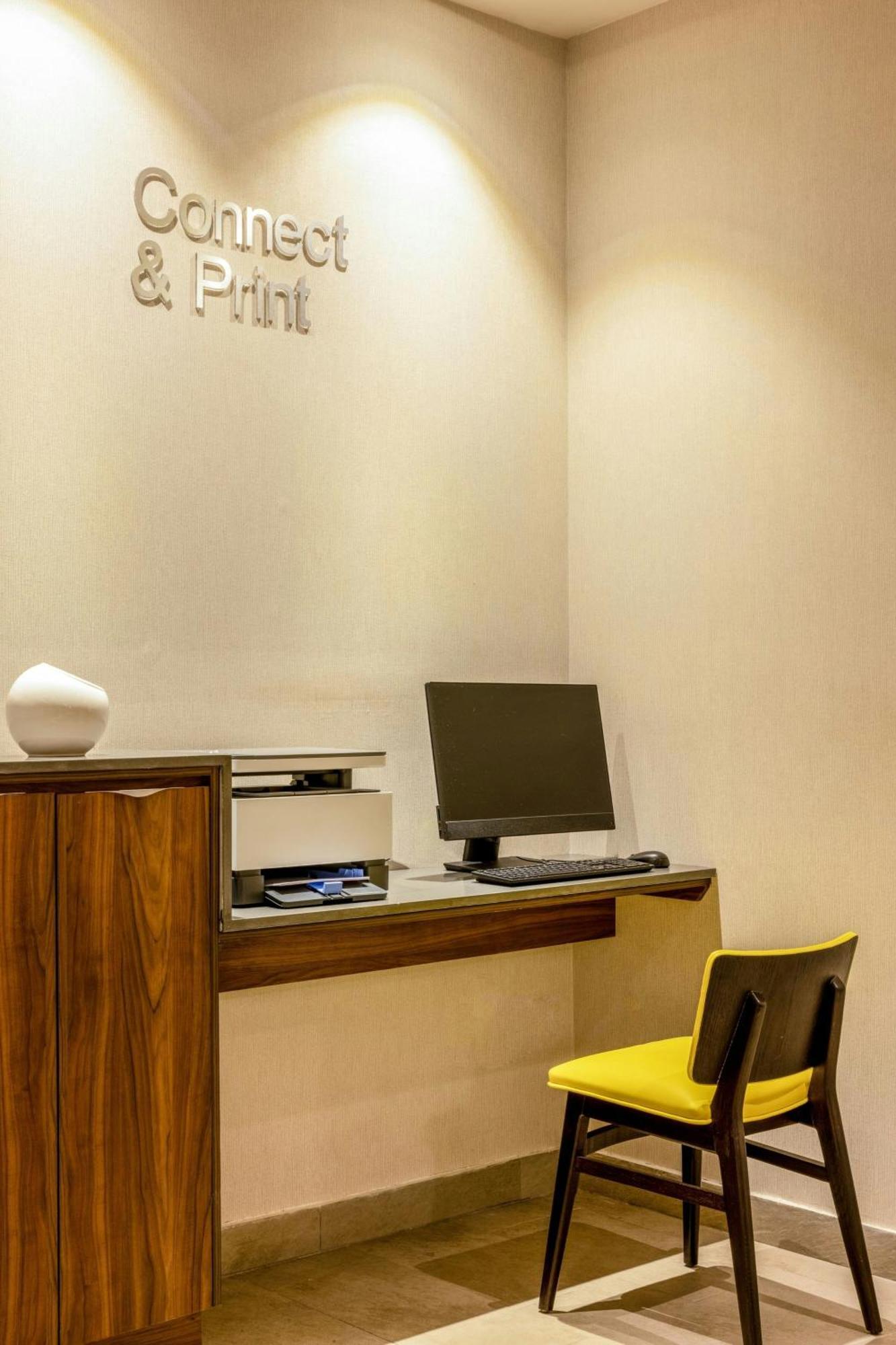 Fairfield By Marriott & Downtown Hotel
