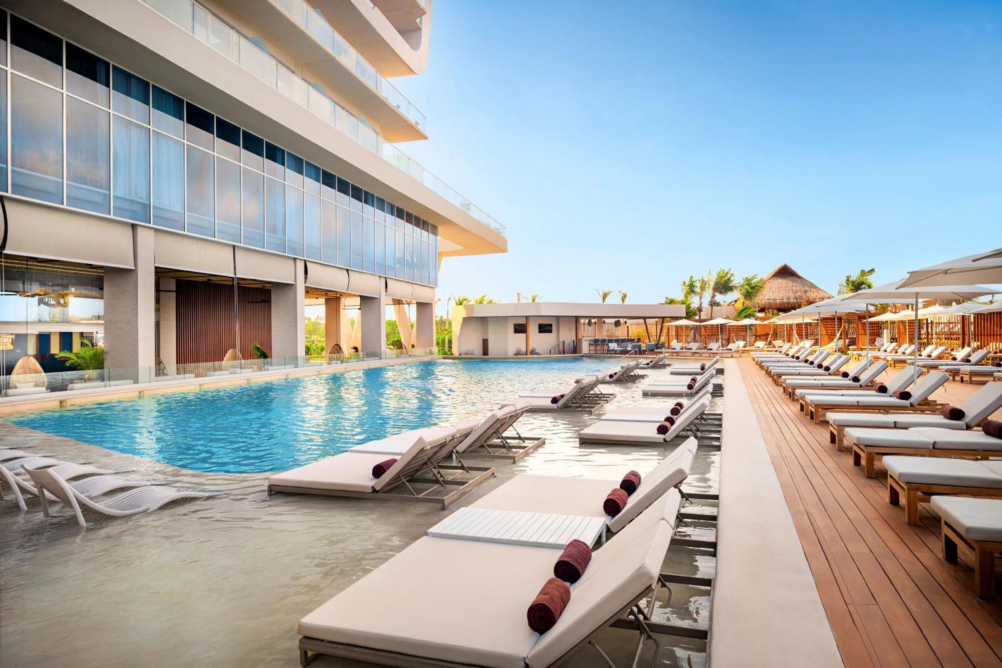Hyatt Vivid Grand Island (adults Only)