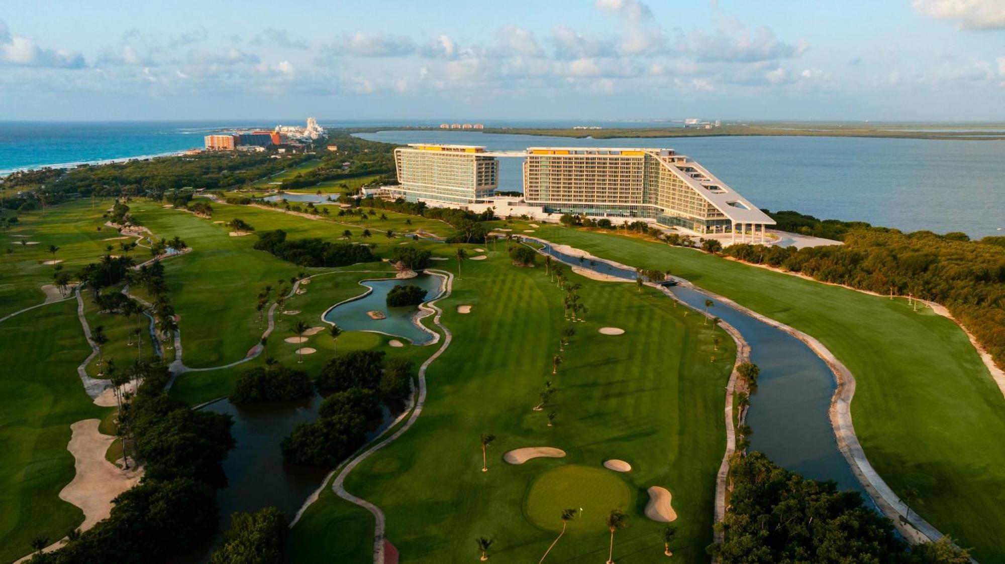 Hyatt Vivid Grand Island (adults Only) 5*