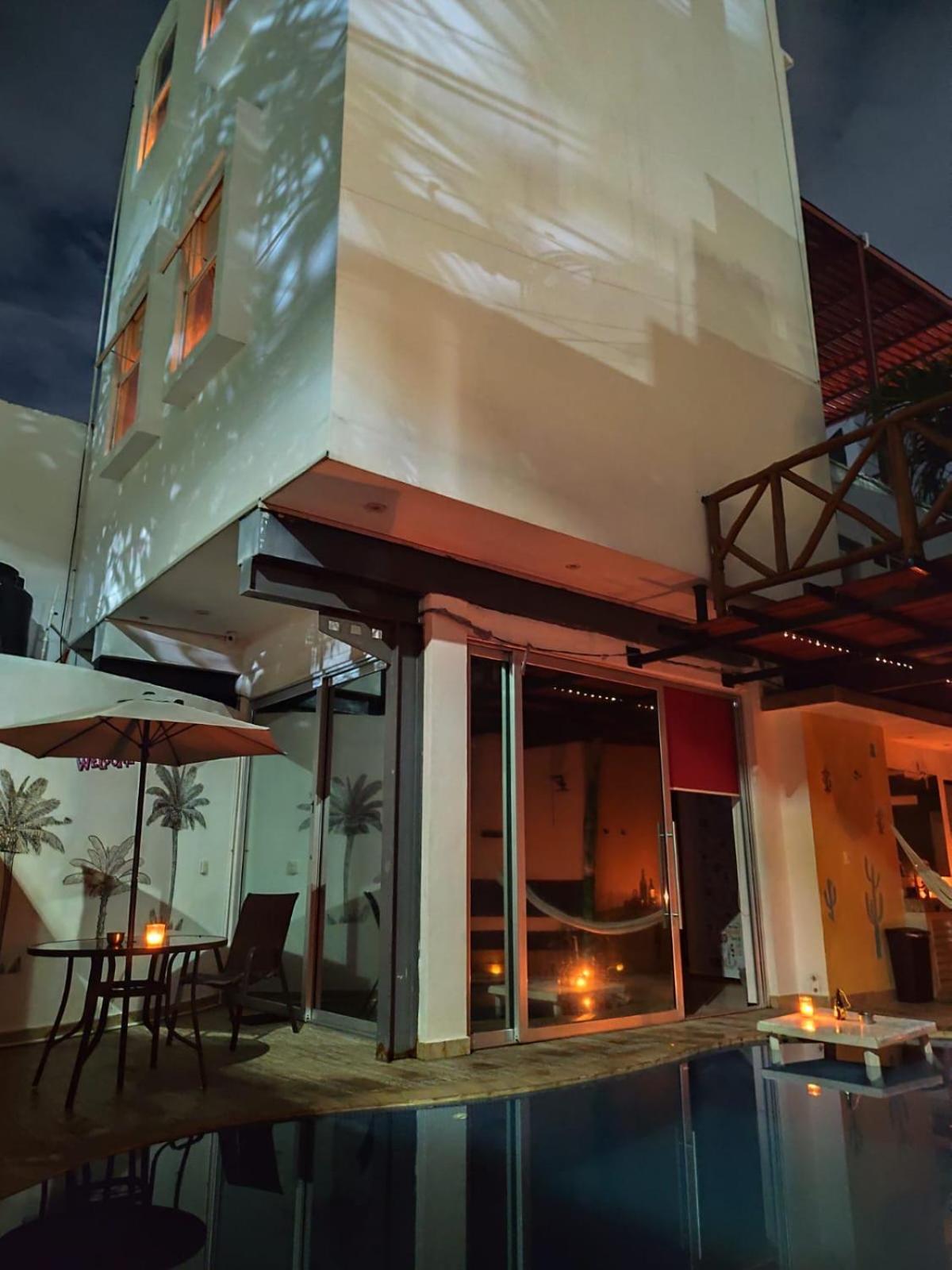 Cancun Hostel Bed & Breakfast *