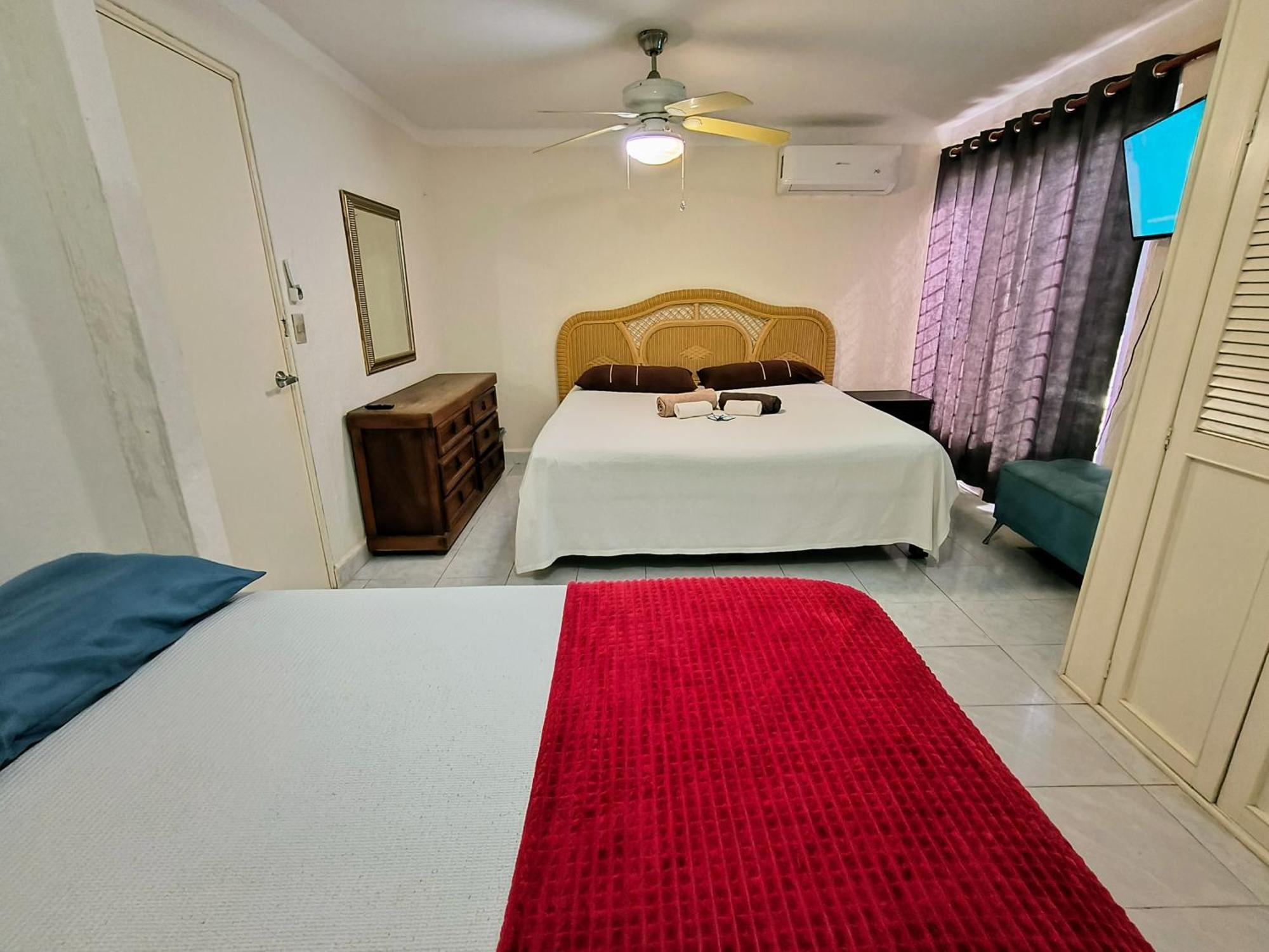 Con Alberca Habitación en casa particular Cancún