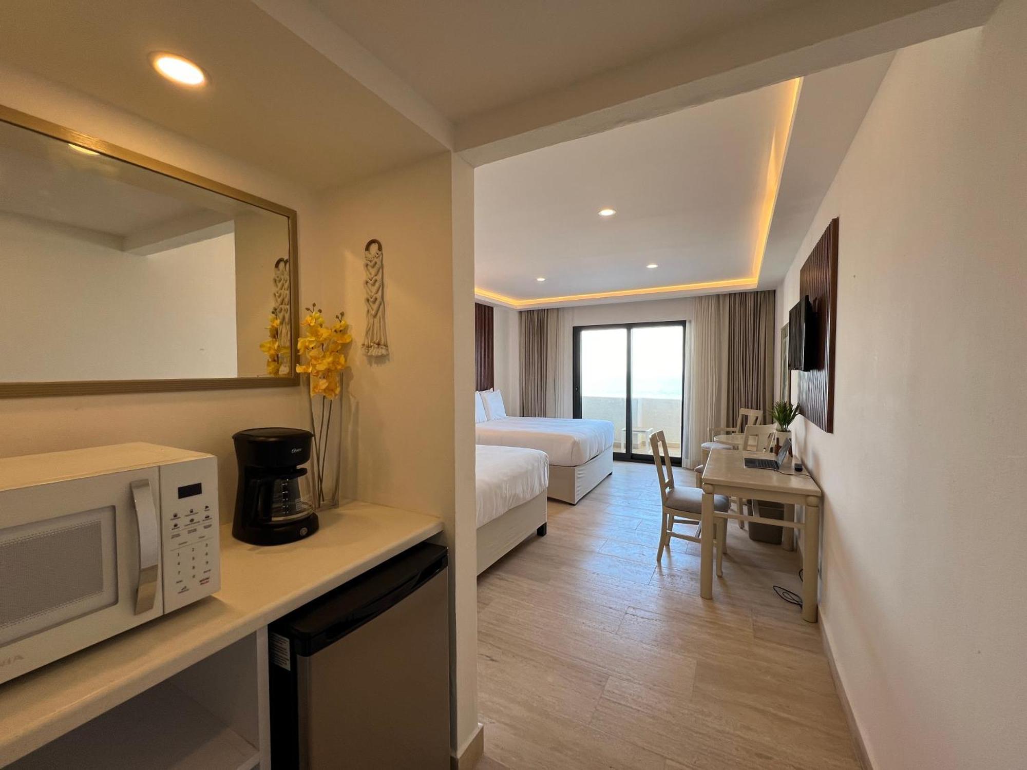 Oceanfront Paradise In Zone *