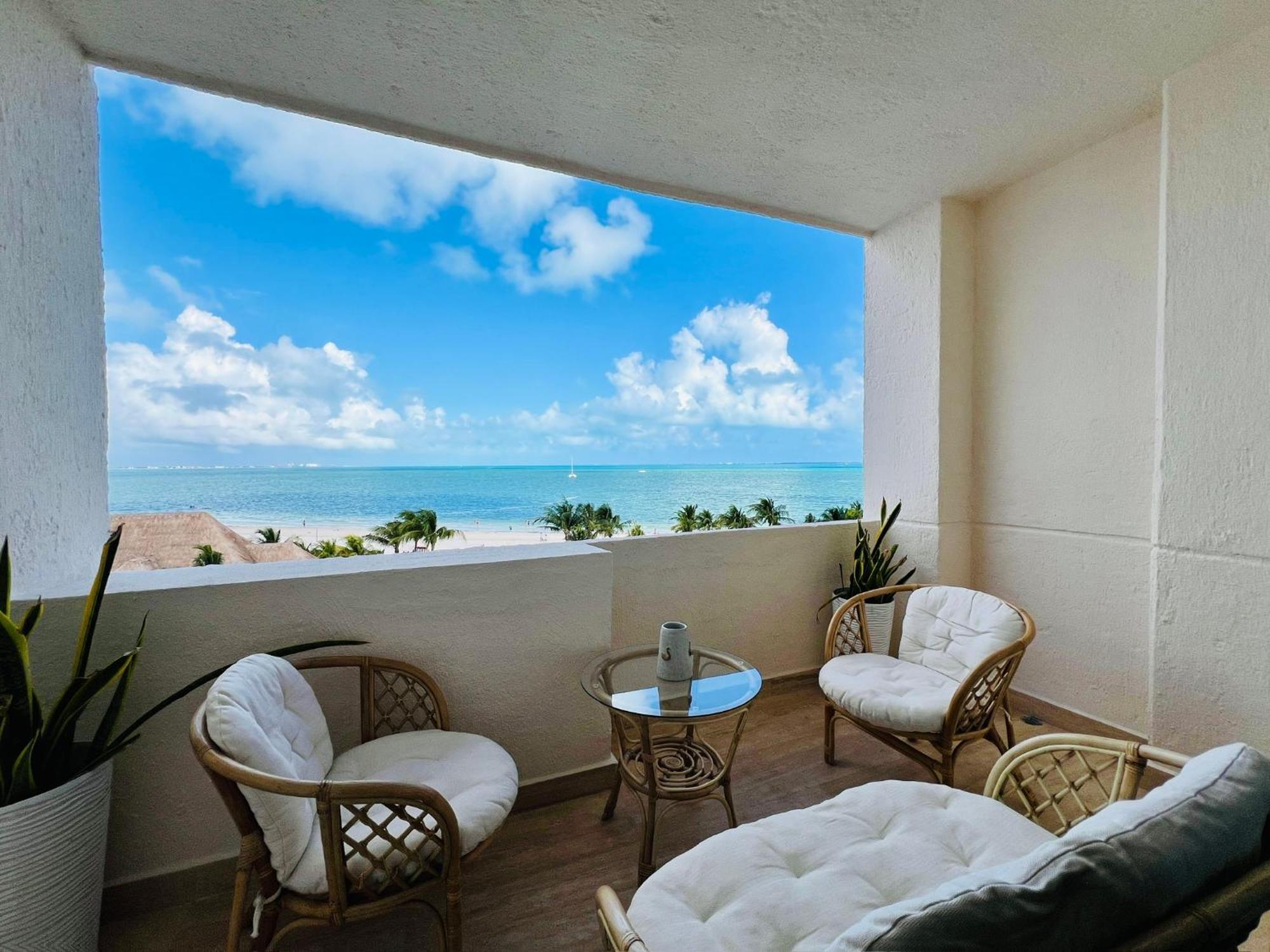 Oceanfront Paradise In Zone