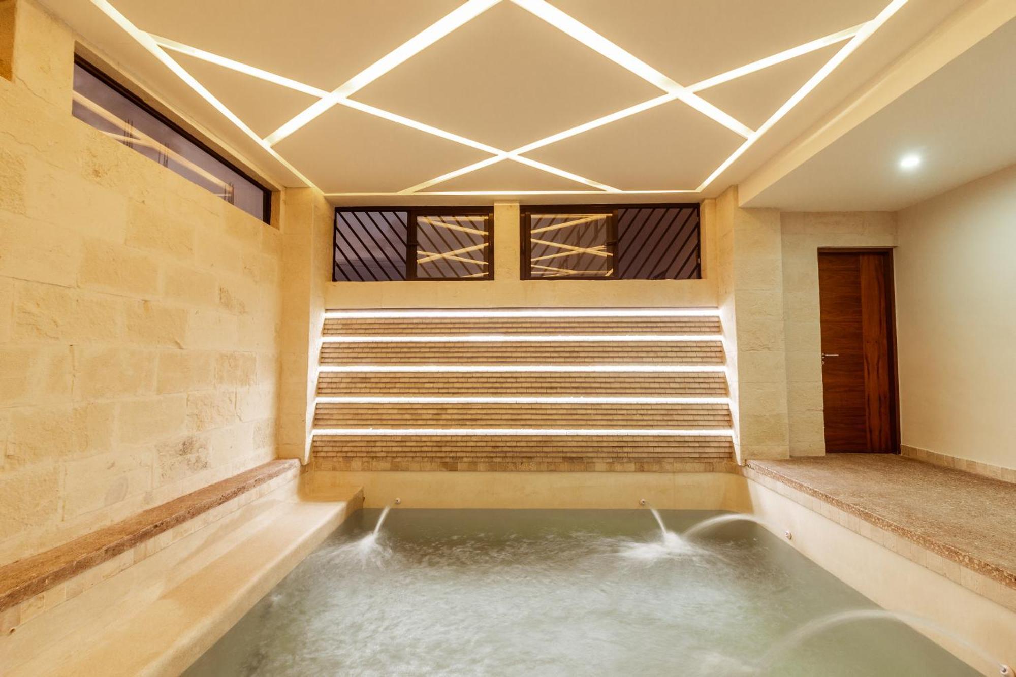 Xoza Distinctive Hotel 4*