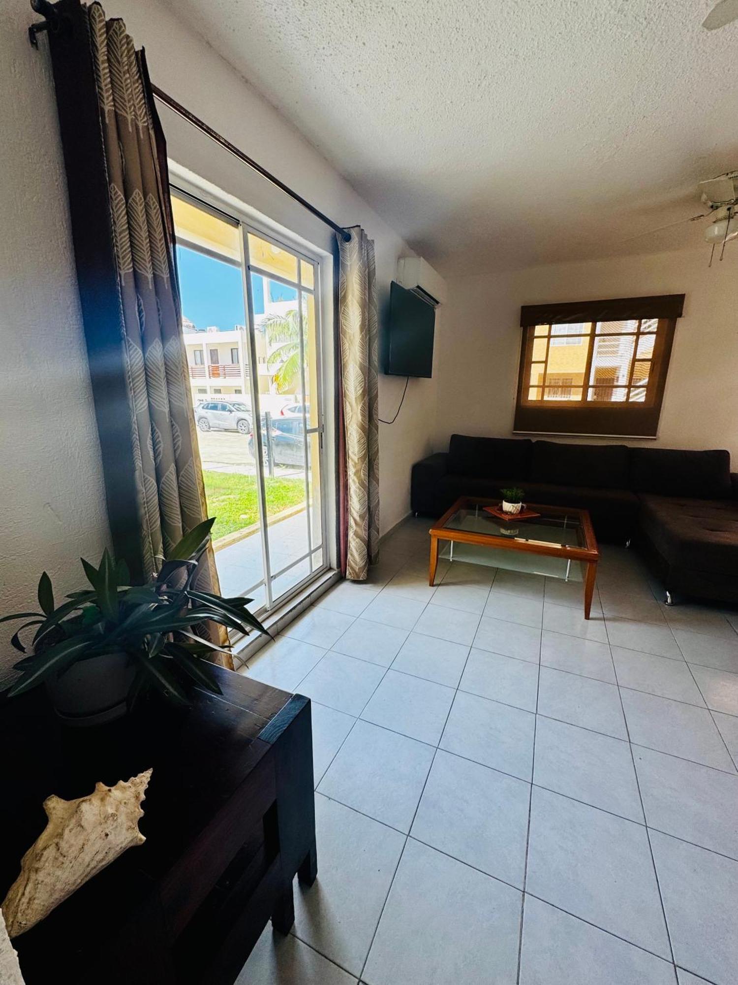 Cozy Apartment, Close To The *