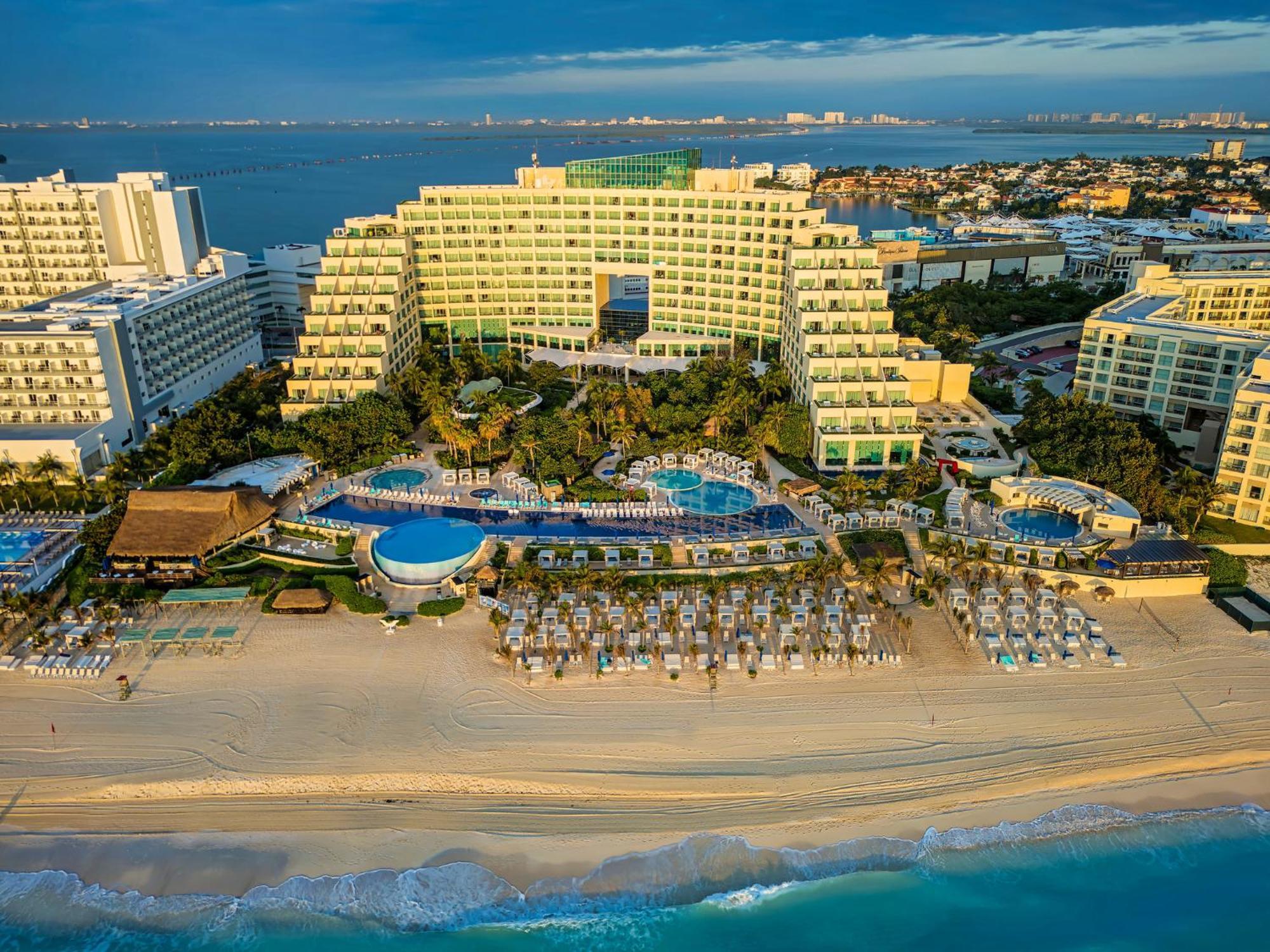 Resort Live Aqua - Adults Only -