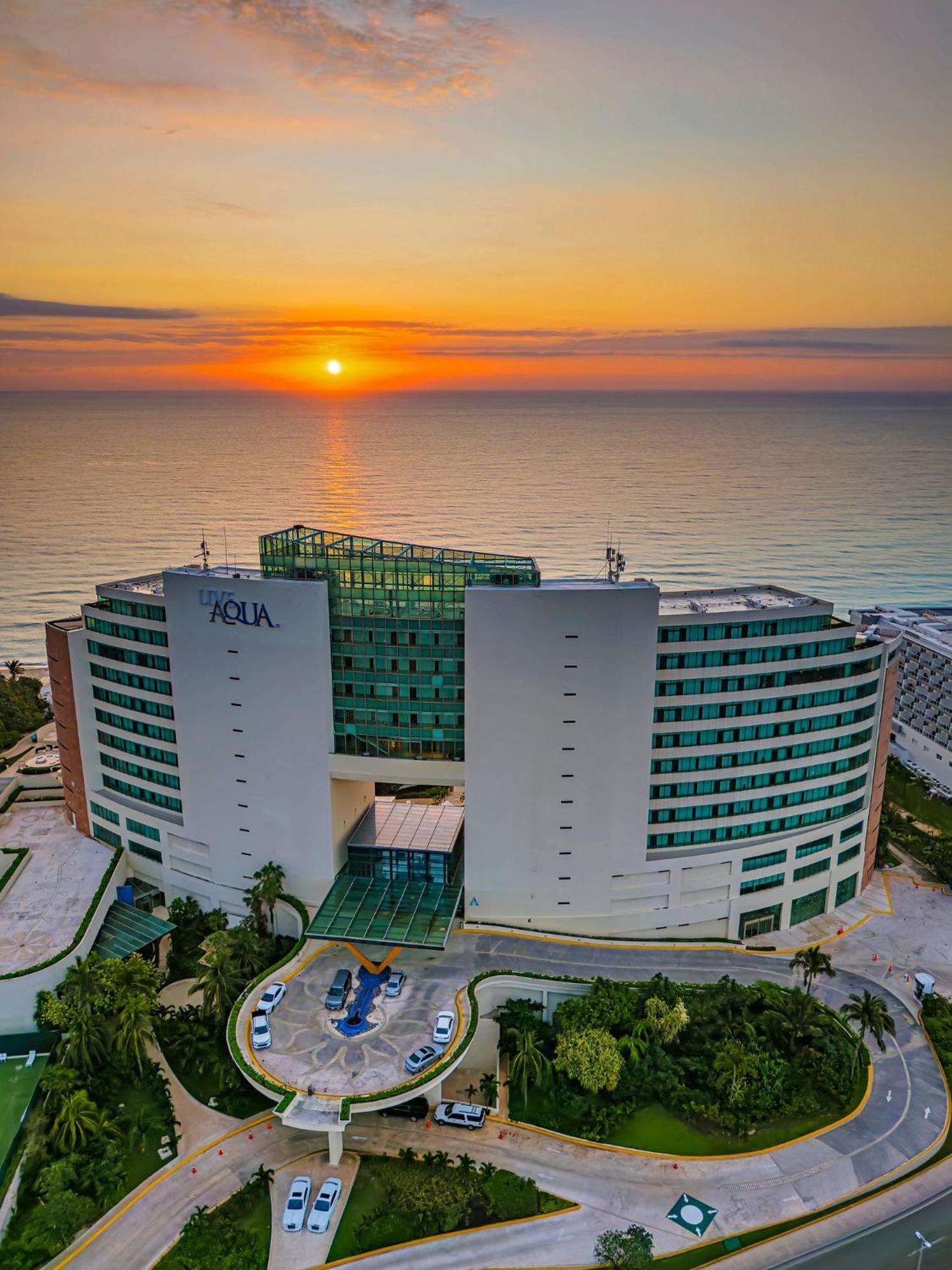 Resort Live Aqua - Adults Only -