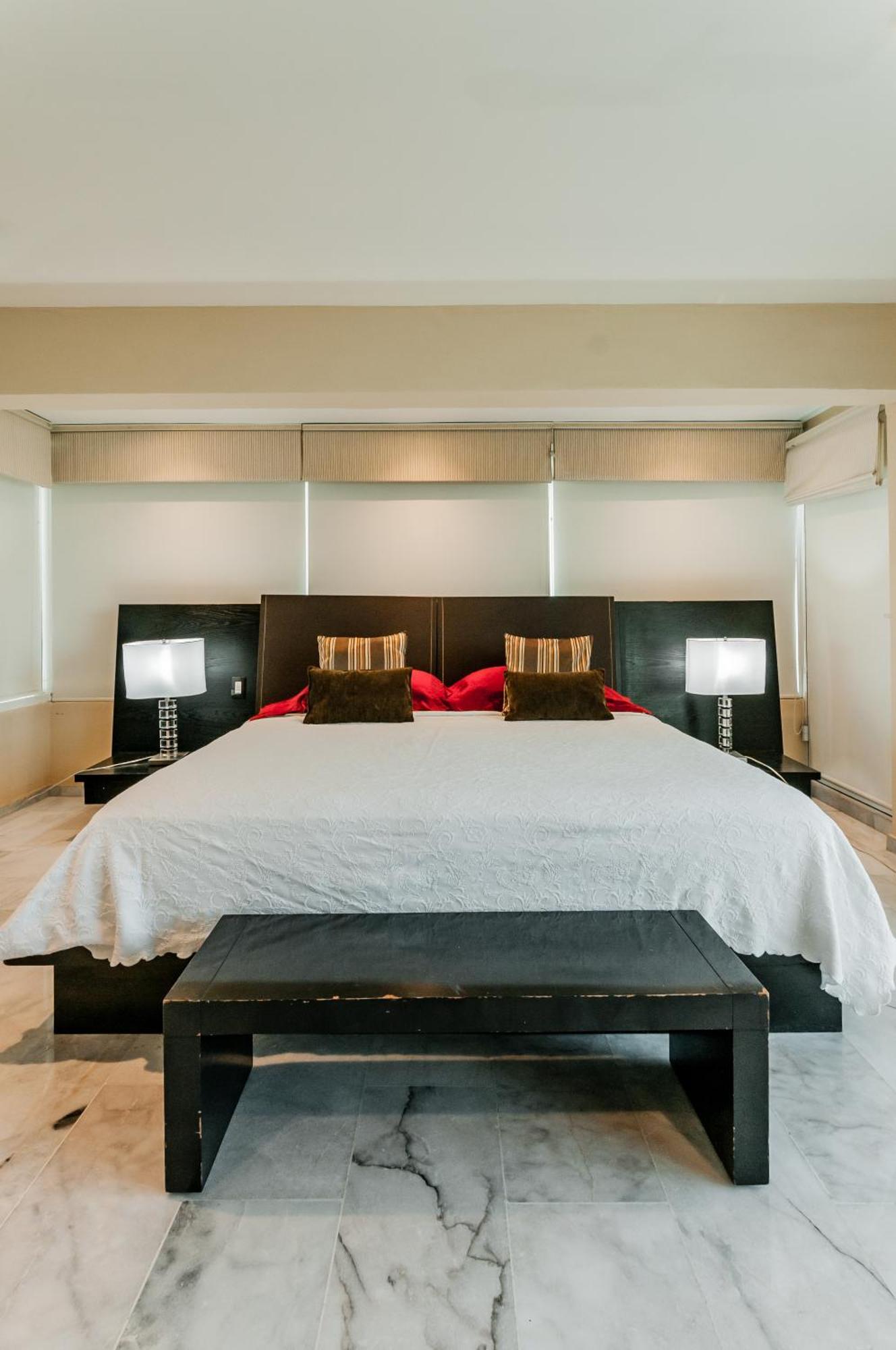 Brisas Beachfront Penthouses Aparthotel