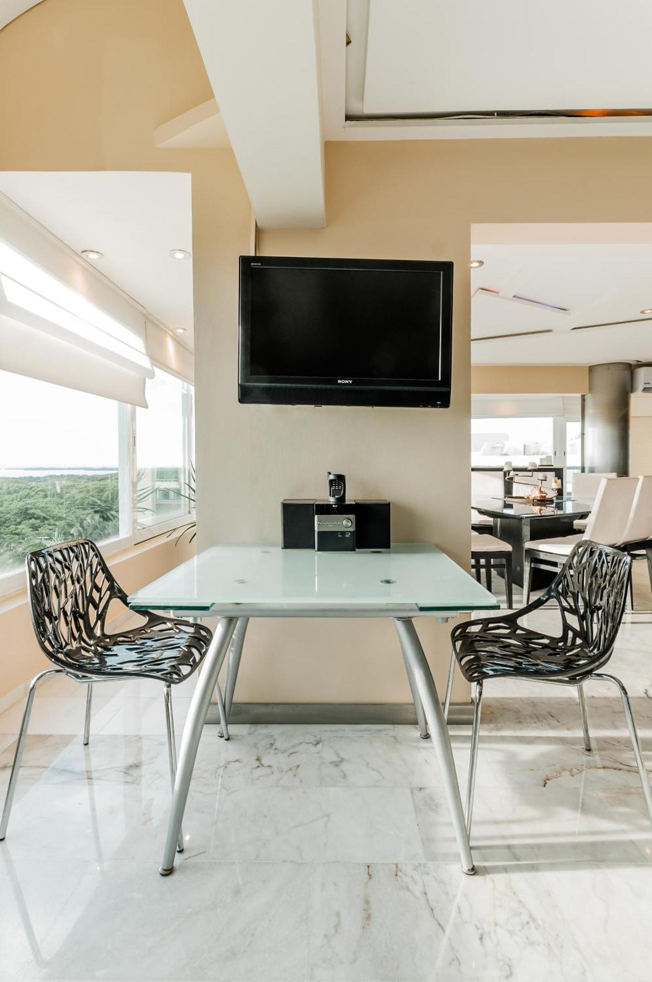 Brisas Beachfront Penthouses 4* Cancun