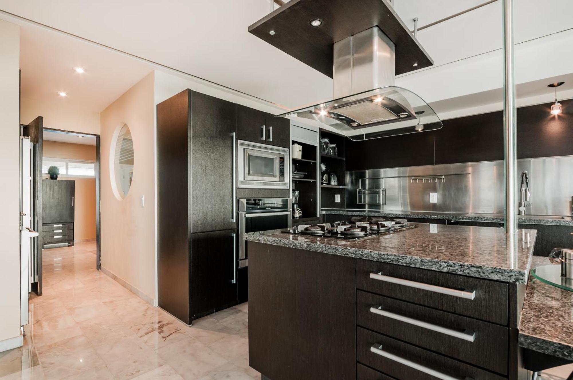 Brisas Beachfront Penthouses Aparthotel