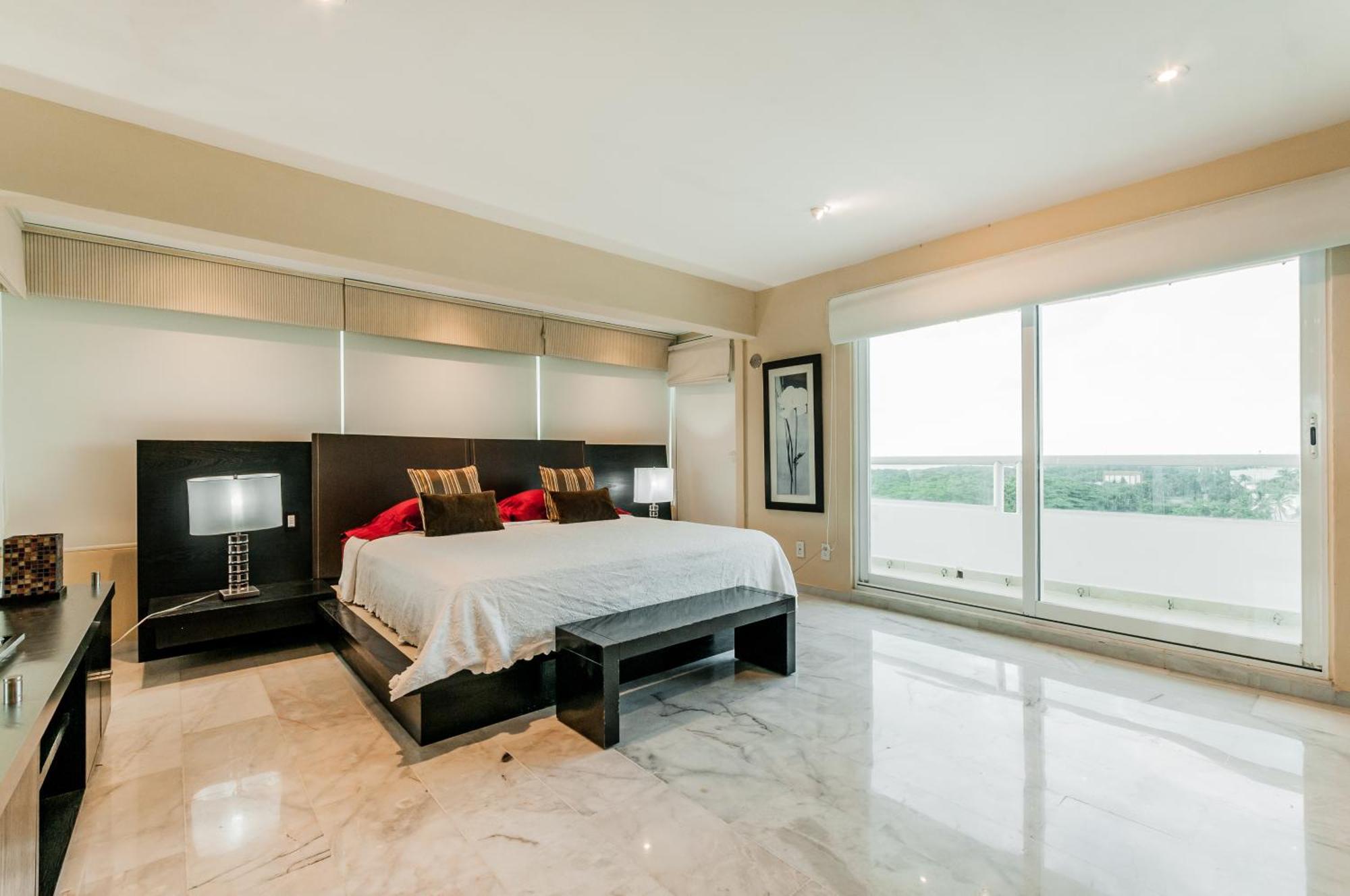 Aparthotel Brisas Beachfront Penthouses 4*
