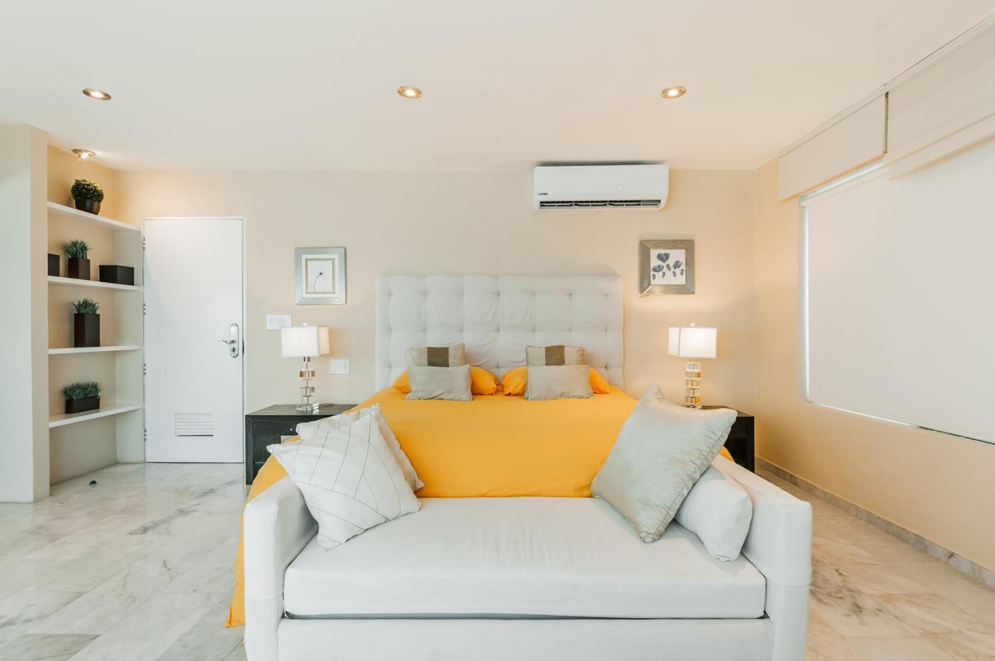 Brisas Beachfront Penthouses 4* Cancun
