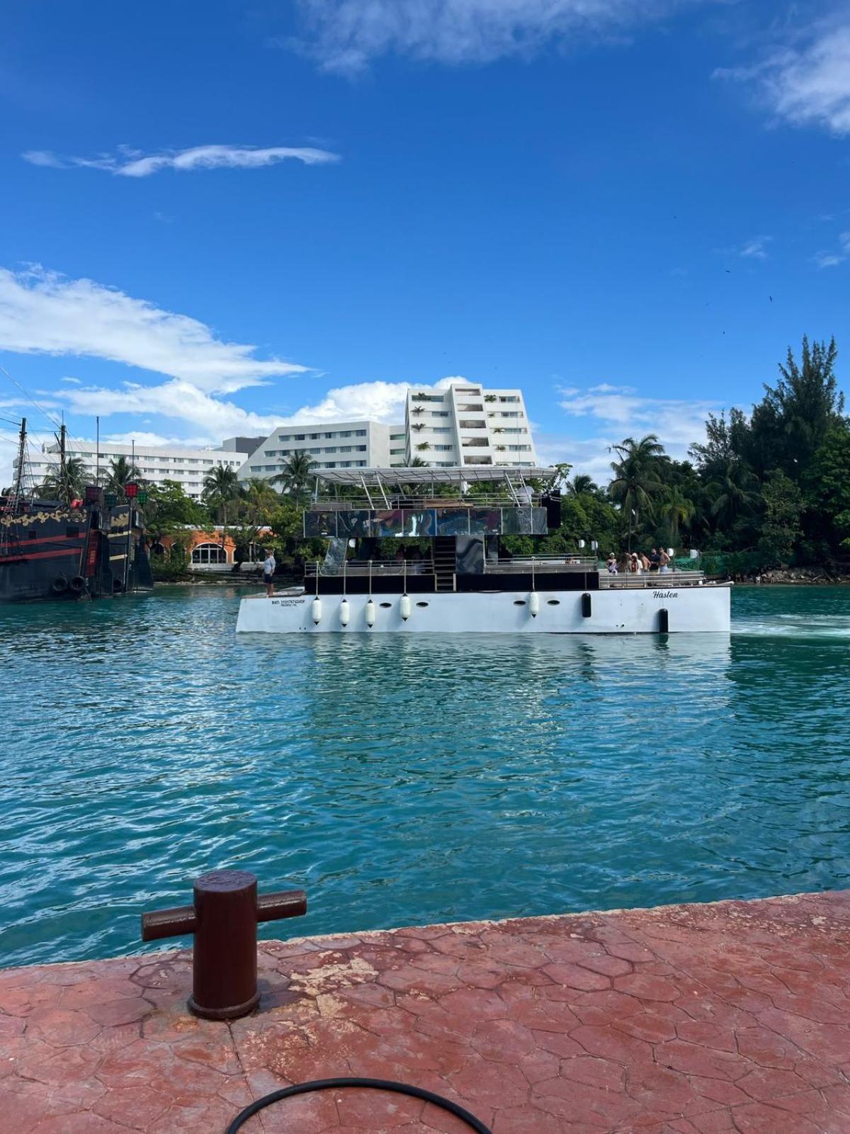 Catamarán De Lujo Hasten Cancún