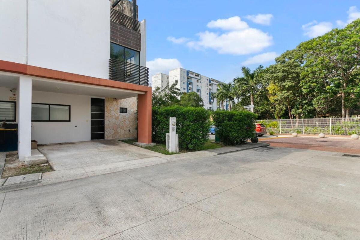 Spacious 4br House Pools & Great Views * Cancún