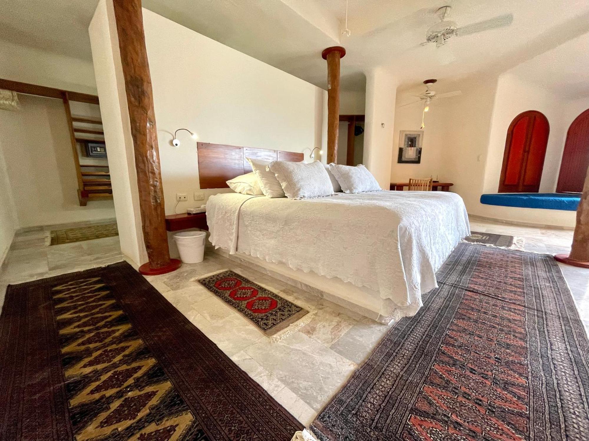 Villa 6br Spacious Waterfront With Private Pool By Solmar