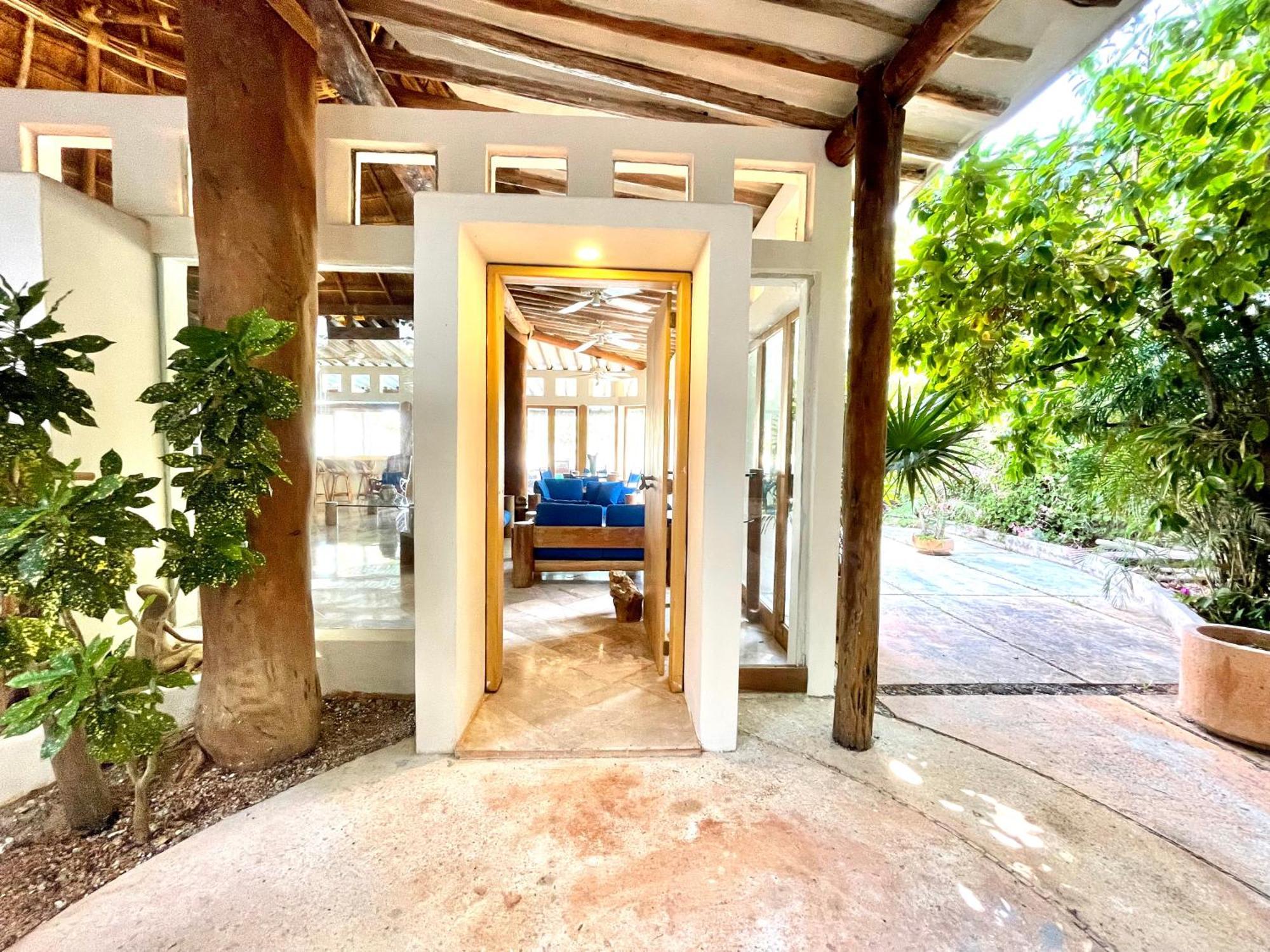 Villa 6br Spacious Waterfront With Private Pool By Solmar Cancún