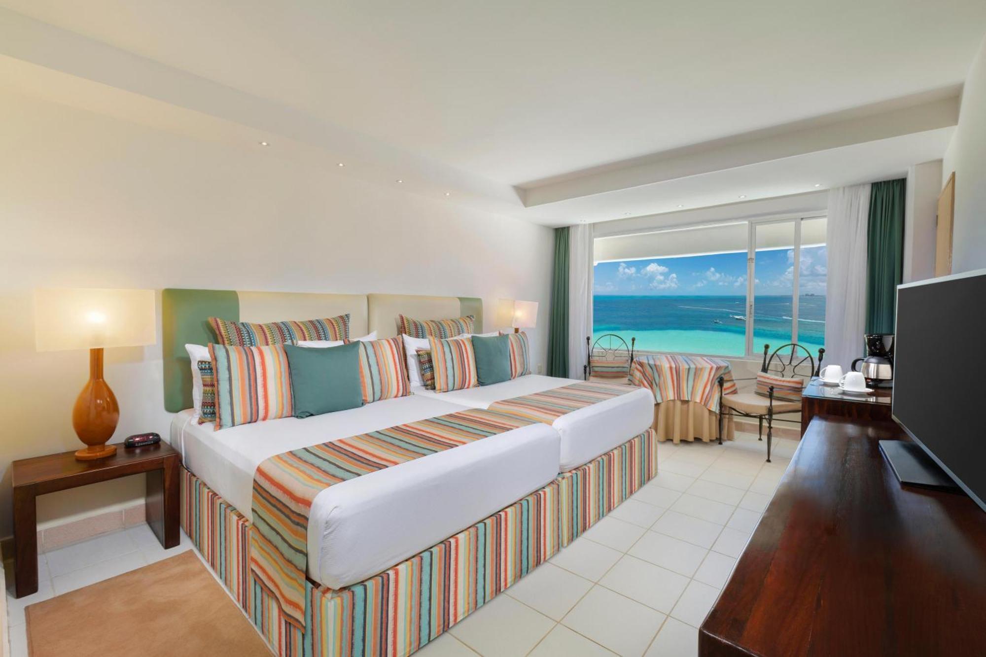 Grand Oasis Palm