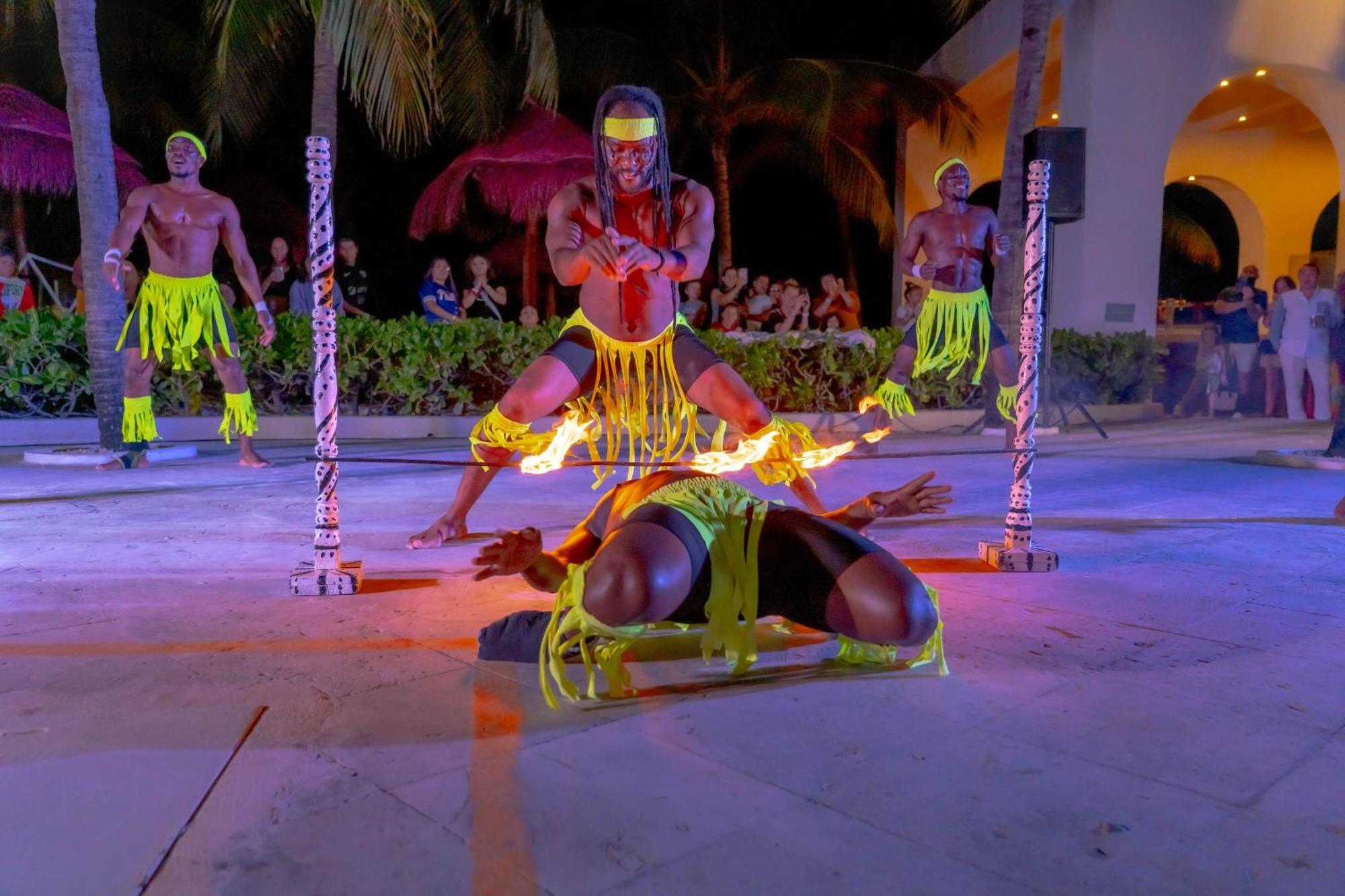 Resort Oasis Palm Cancún