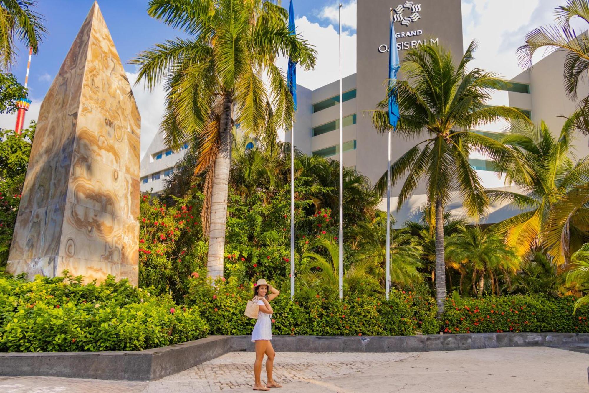 Oasis Palm Resort Cancún