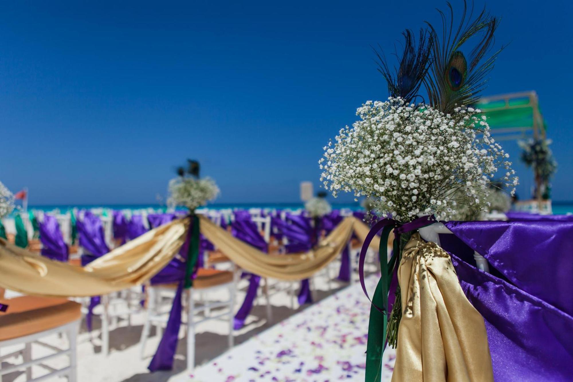 The Pyramid By Oasis Resort Cancún