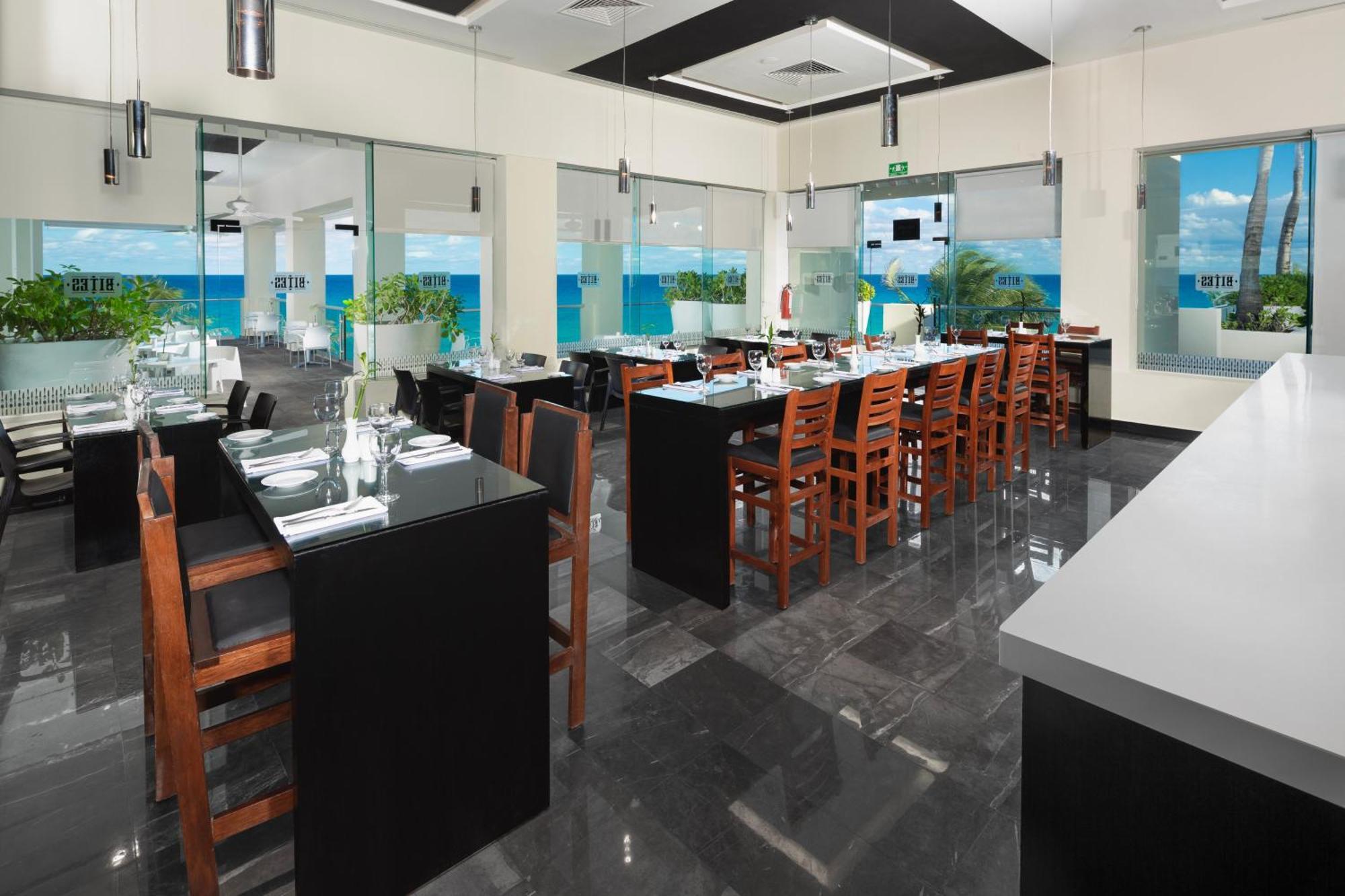 Resort The Pyramid By Oasis Cancún
