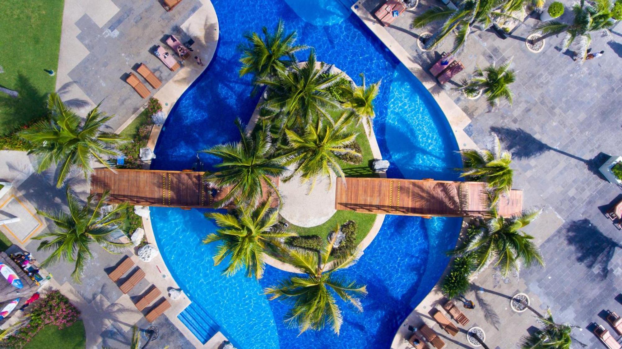 Resort The Pyramid By Oasis