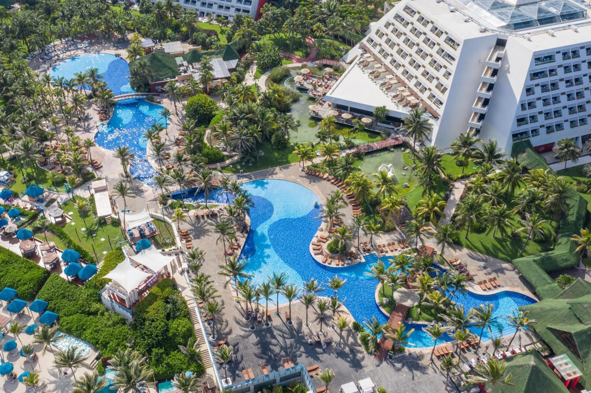 Resort The Pyramid By Oasis 5*