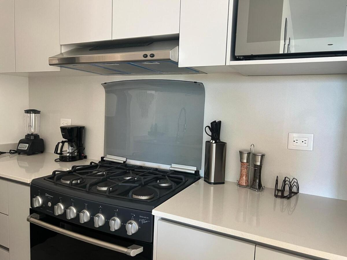 Papu - Chic Condo, View, Pool, Soccer Court Cancún