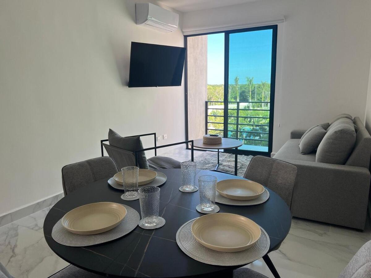 Papu - Chic Condo, View, Pool, Soccer Court Cancún