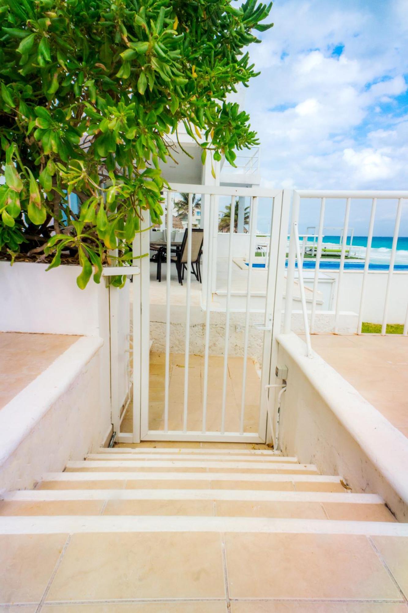 Brisas Shore - Heated Private Pool Apartamento Cancún