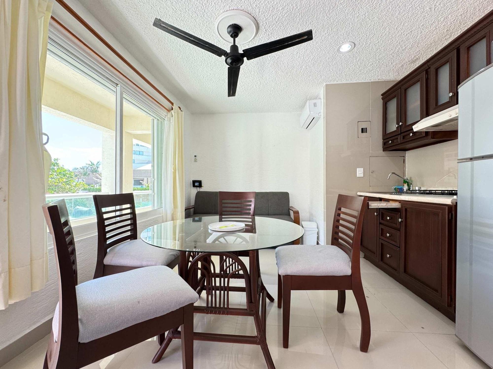 Apartamento Amplio Con Acceso A Playa - 6 Px *