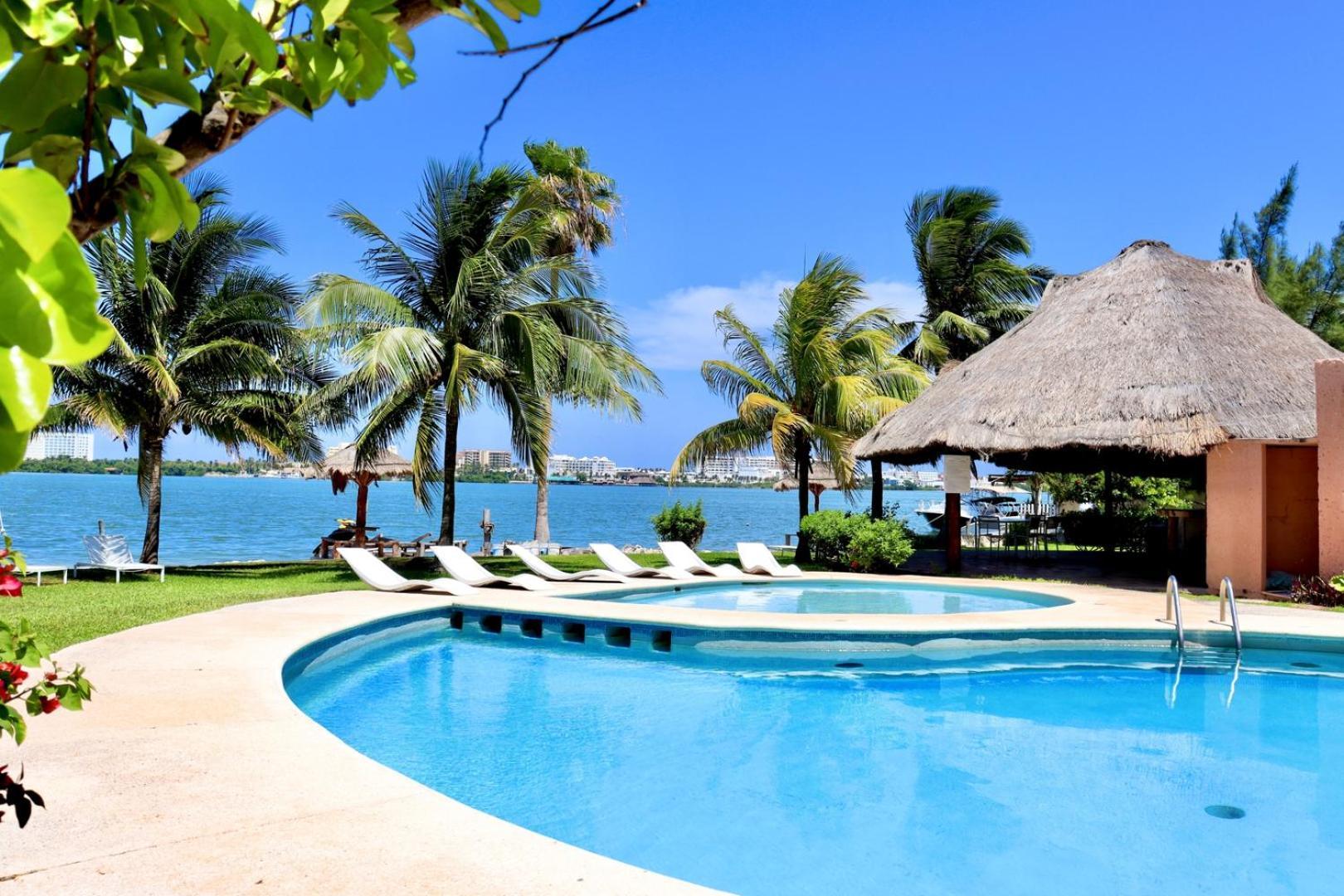 2br W/ Lagoon View & Pool In Zone Apartamento Cancún