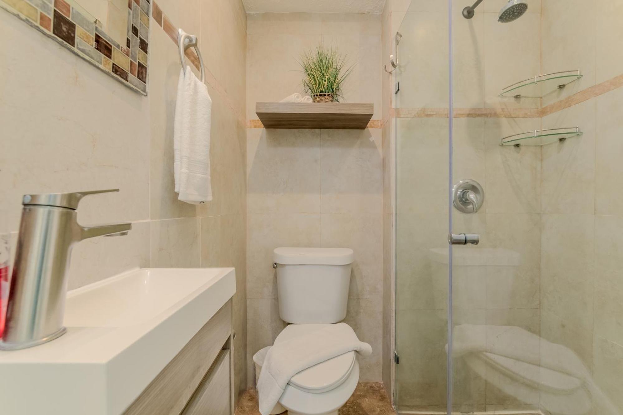 Apartment Cancun Hotel Zone - 2 Bedroom Beachfront, Bright And Spacious Cancun