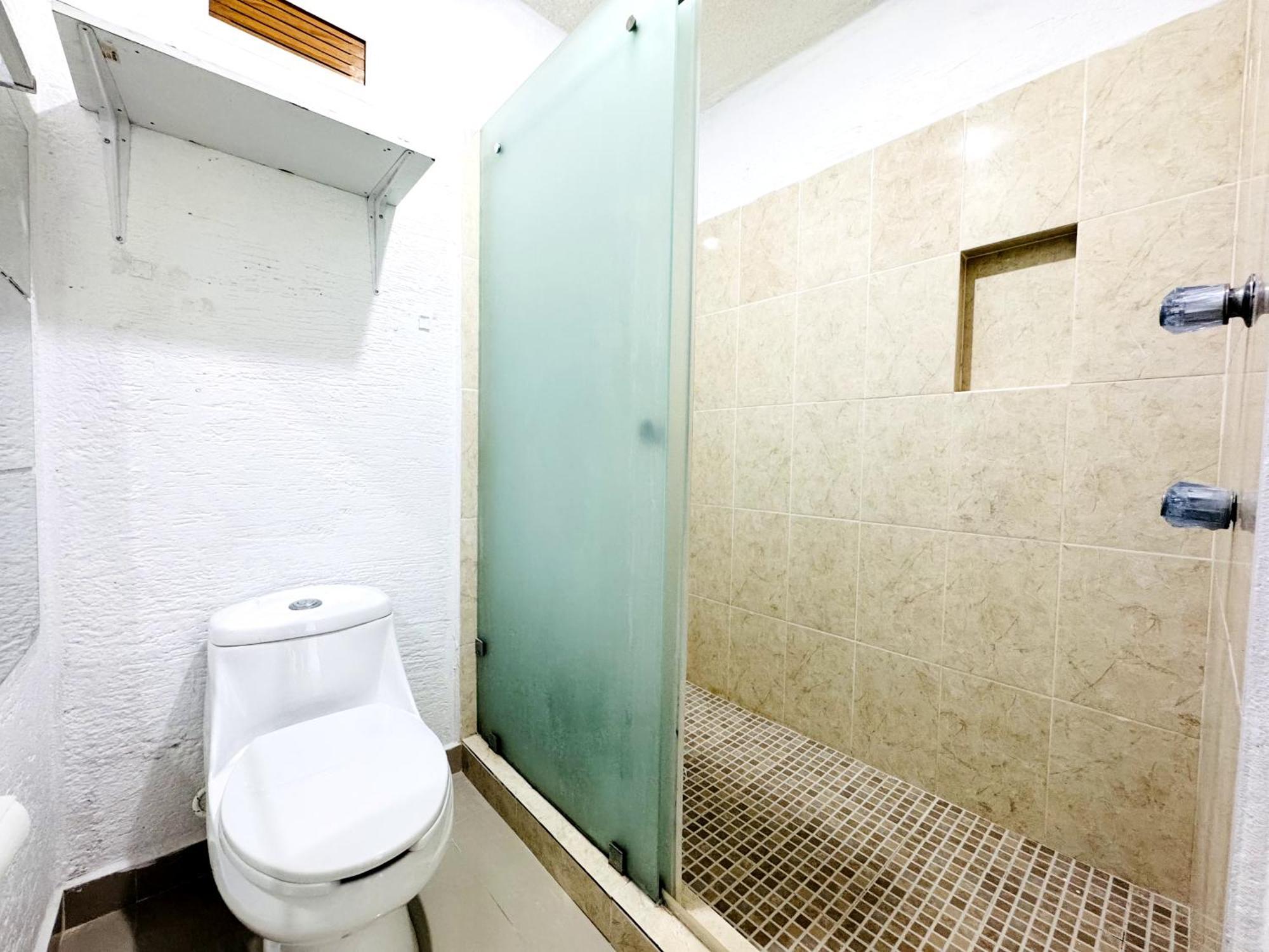 Apartamento Amplio Con Acceso A Playa - 6 Px *