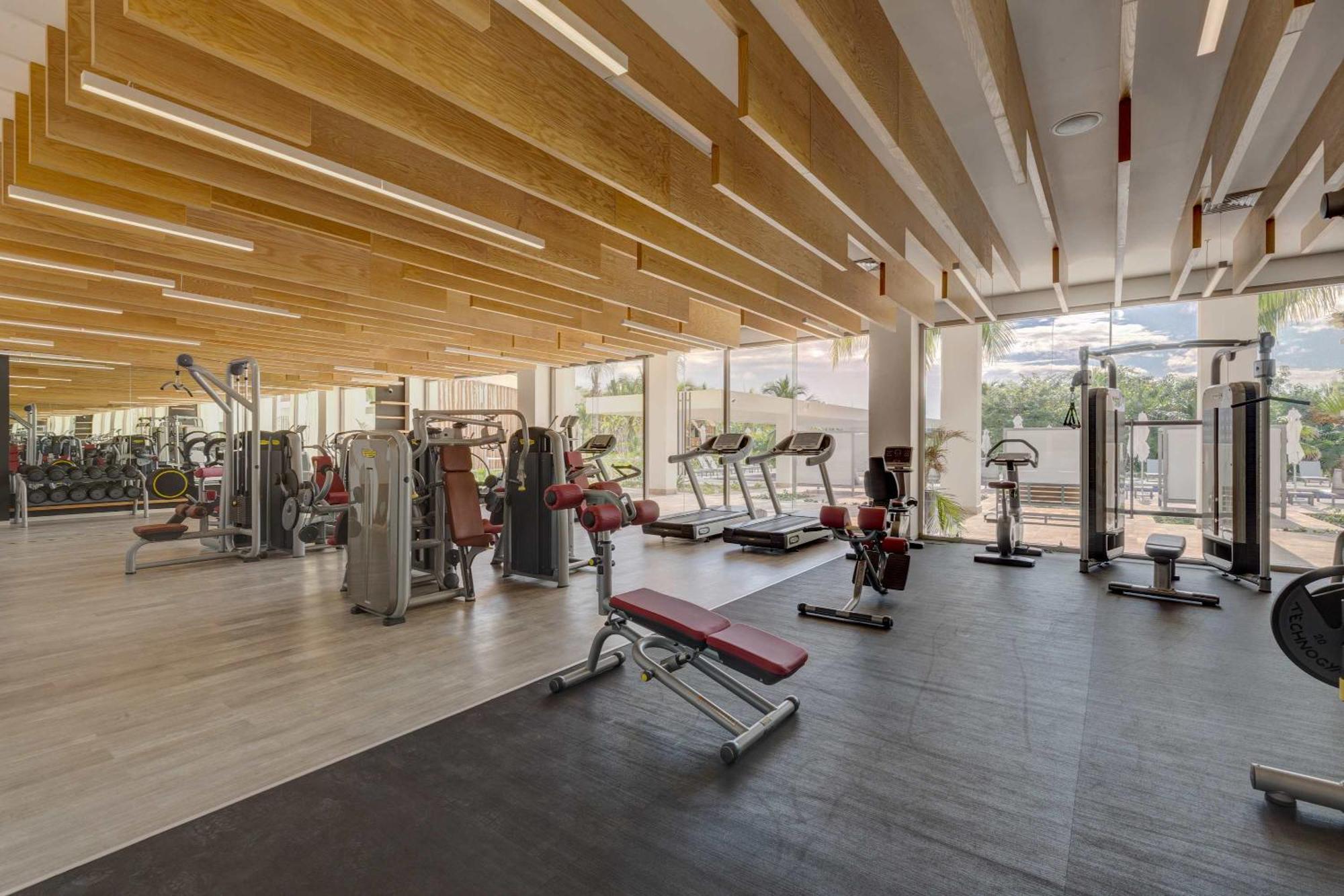 La Amada Residences Private Getaway With Pools & Gym Cancún
