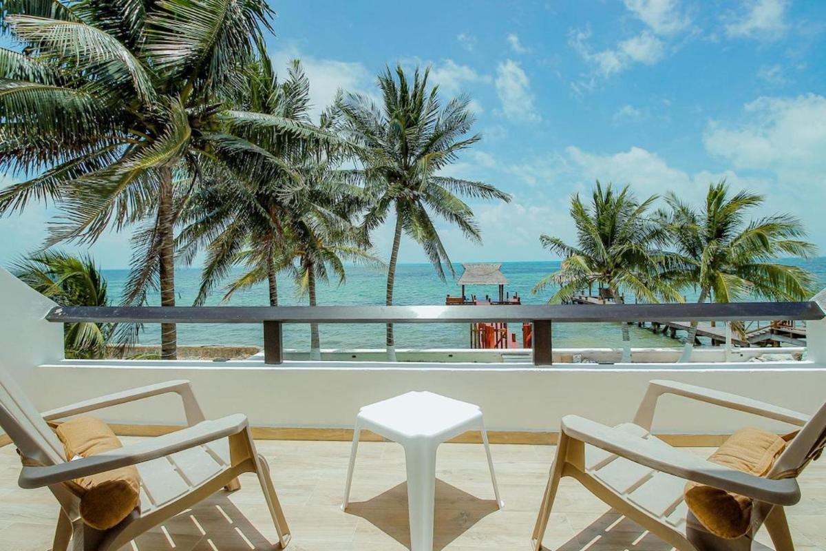 Oceanfront Private Pier Pool Garden Terrace 3br House Сasa de vacaciones Cancún