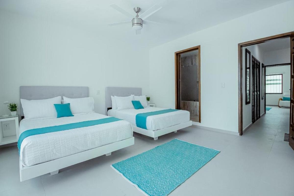 Сasa de vacaciones Oceanfront Private Pier Pool Garden Terrace 3br House Cancún