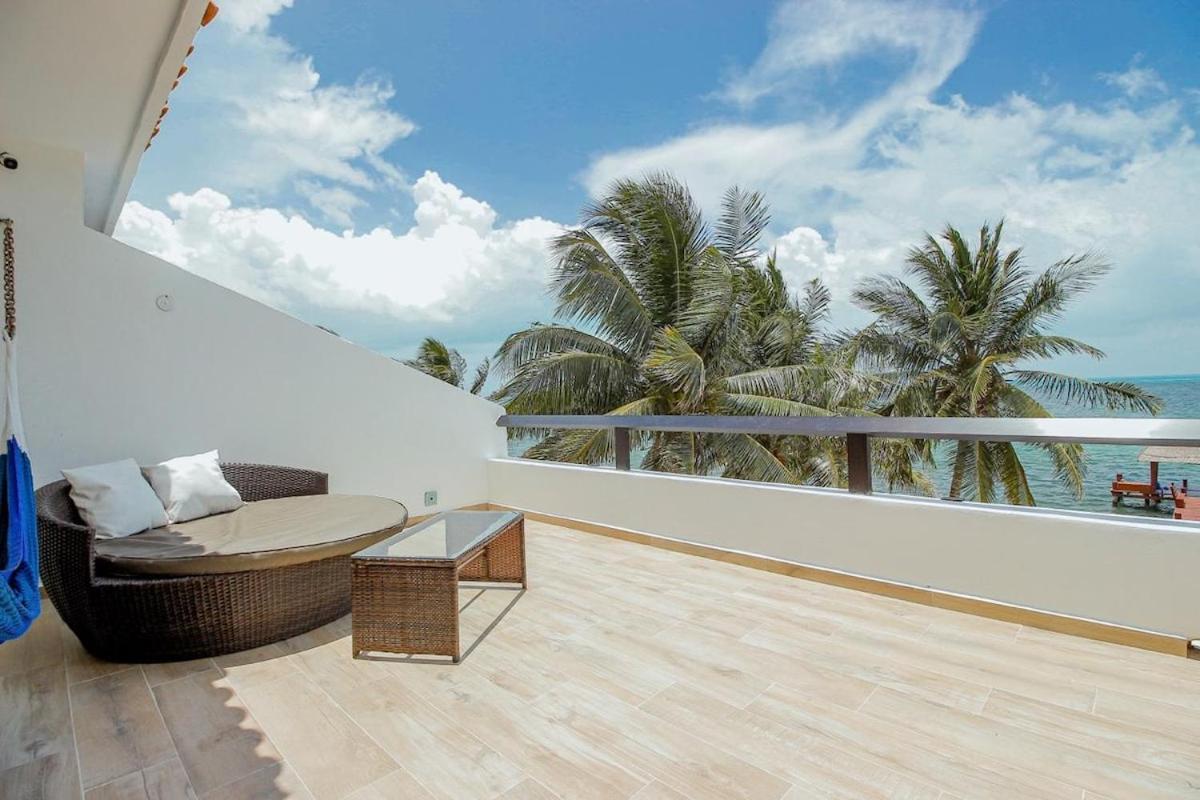 Oceanfront Private Pier Pool Garden Terrace 3br House Сasa de vacaciones