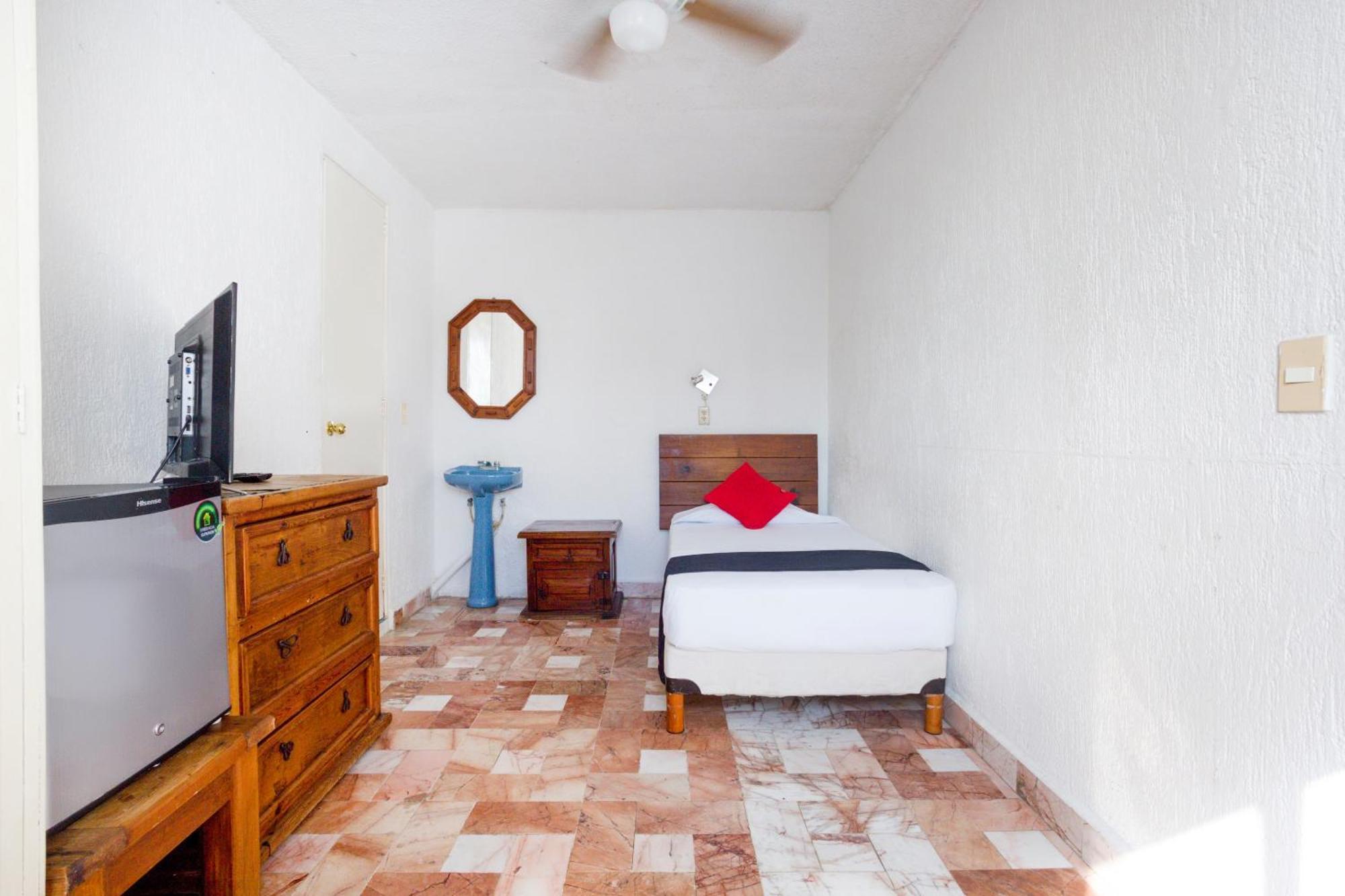 Capital O Farallon Inn, 5*