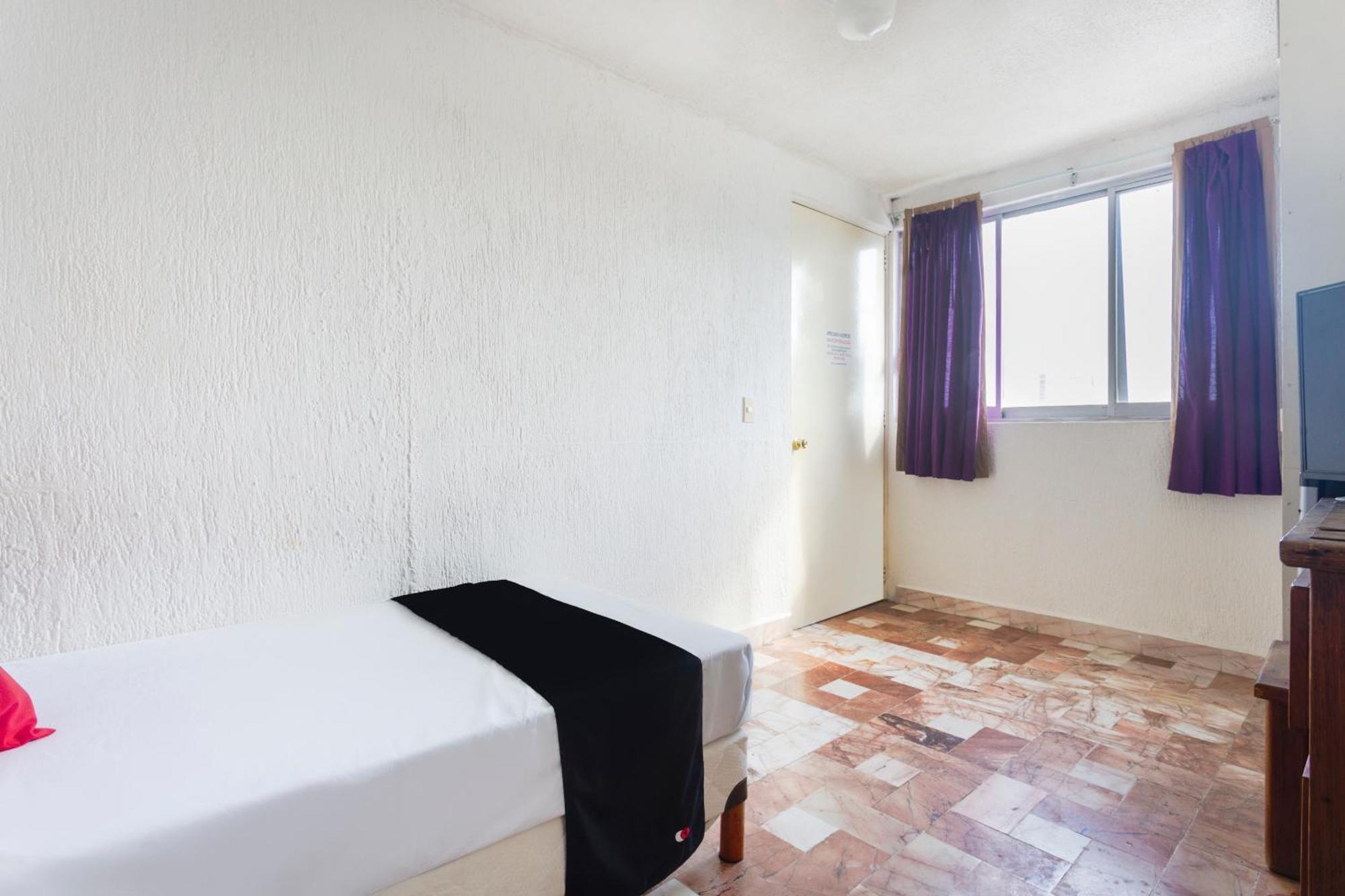 Capital O Farallon Inn, 5*