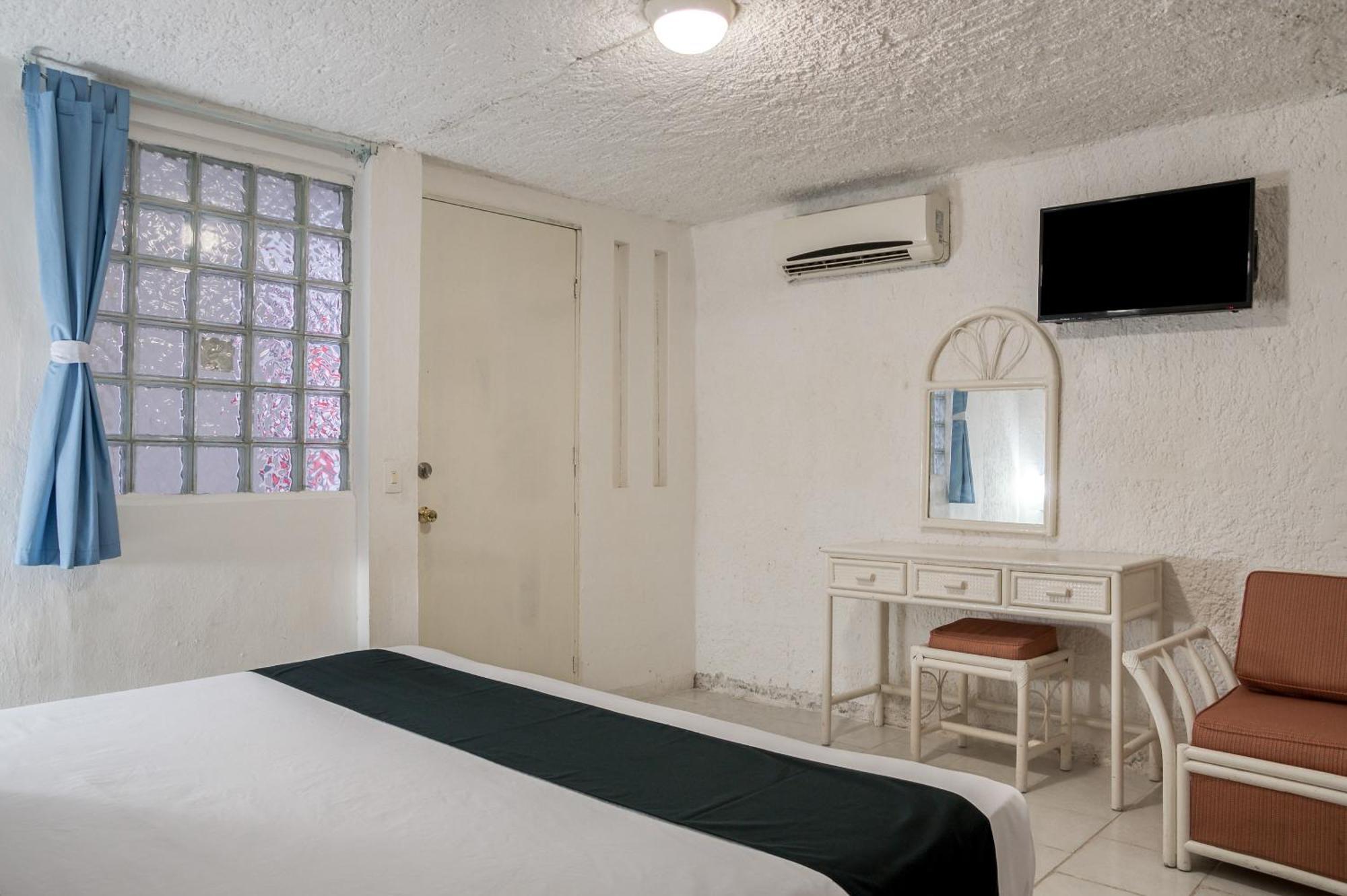 Capital O Farallon Inn, Hotel